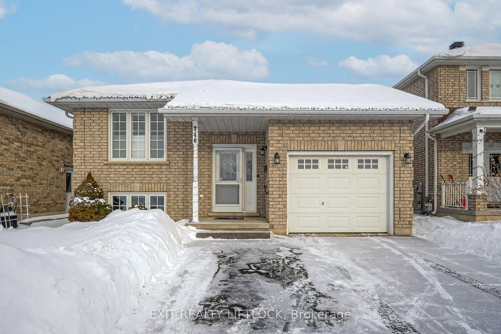 Photo 1 of 746 Hargrove Trail, Peterborough, Ashburnham Ward 4 — HOMEH