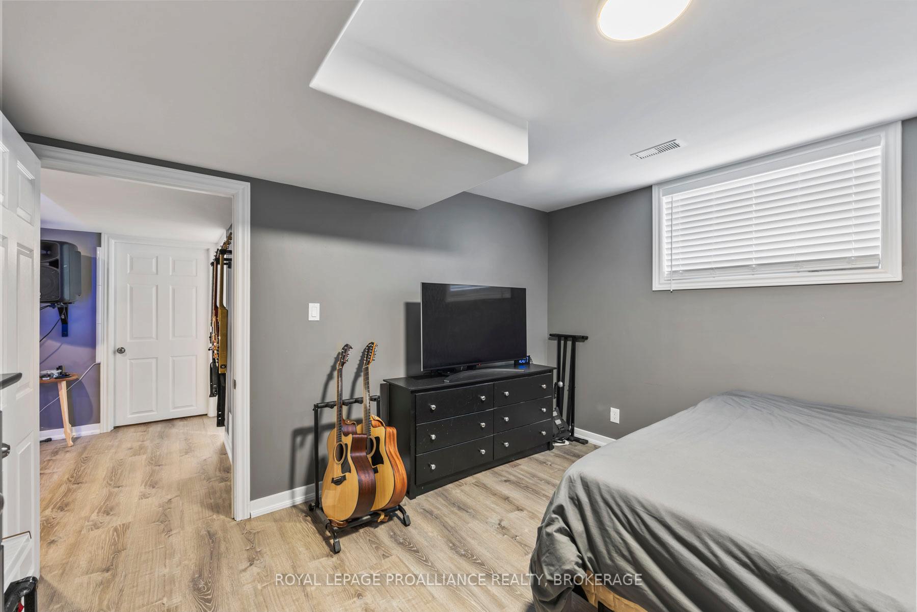 Photo 24 of 174 MacDougall Drive, Loyalist, Amherstview — HOMEH