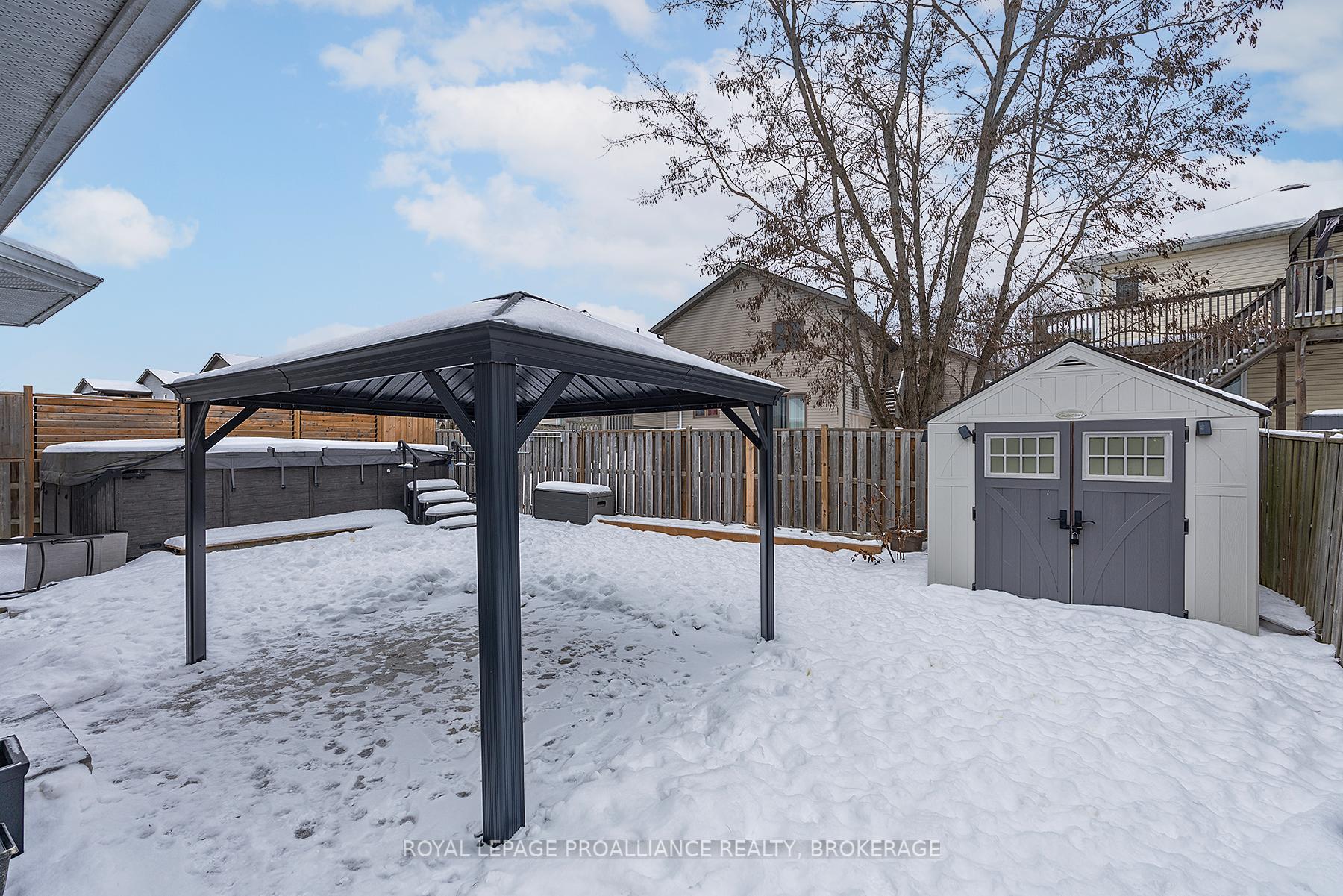 Photo 9 of 174 MacDougall Drive, Loyalist, Amherstview — HOMEH