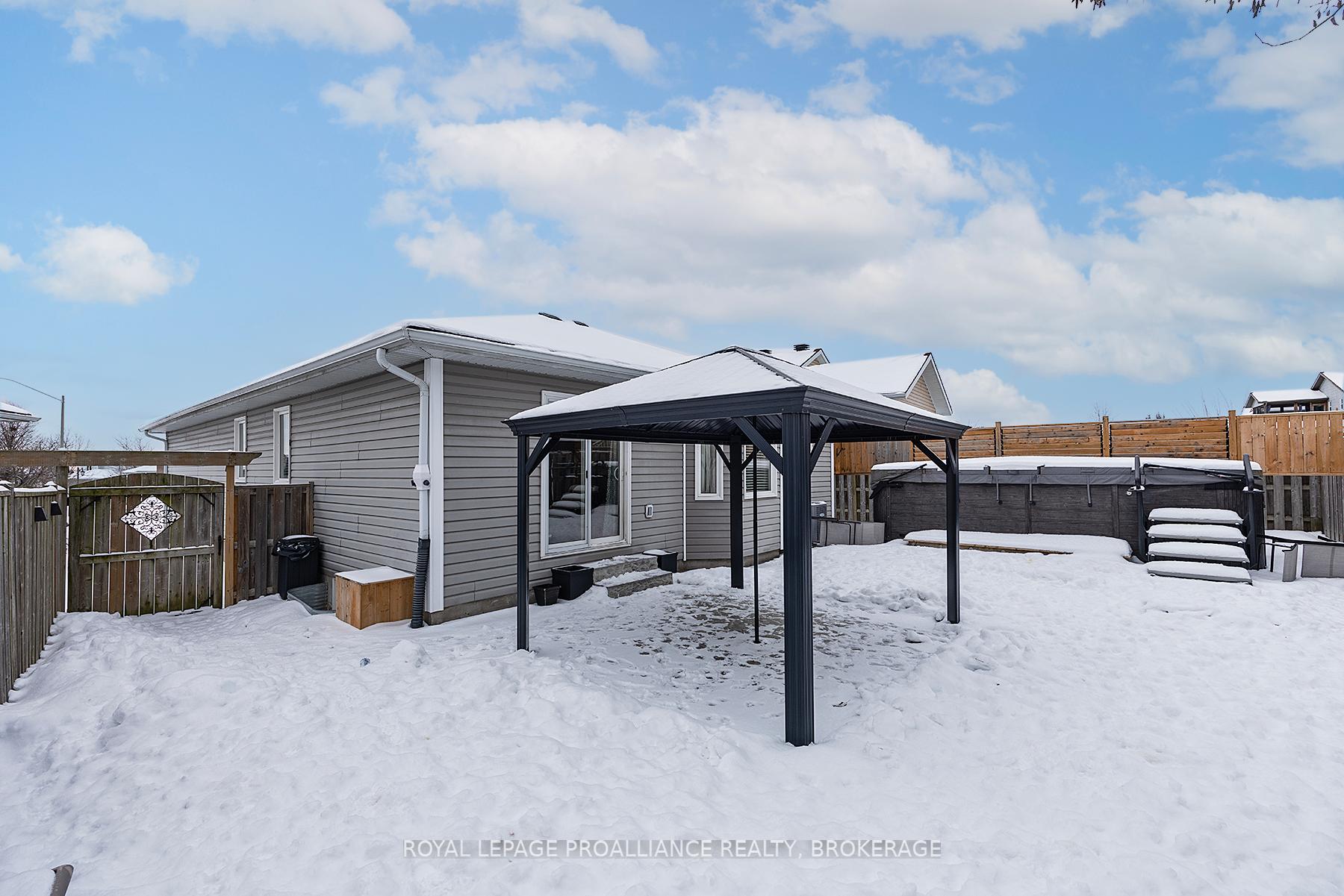 Photo 33 of 174 MacDougall Drive, Loyalist, Amherstview — HOMEH