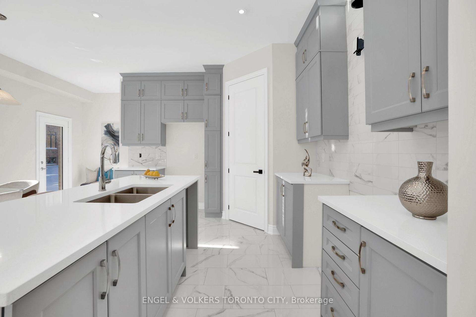Photo 5 of 58 Claremont Drive N, Brampton, Sandringham-Wellington North — HOMEH