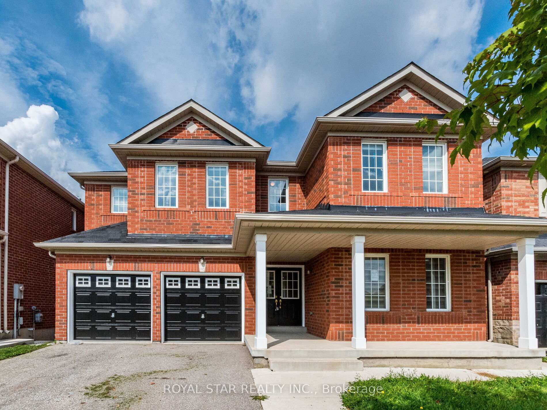 Photo 3 of 275 Checkerberry Crescent, Brampton, Sandringham-Wellington — HOMEH