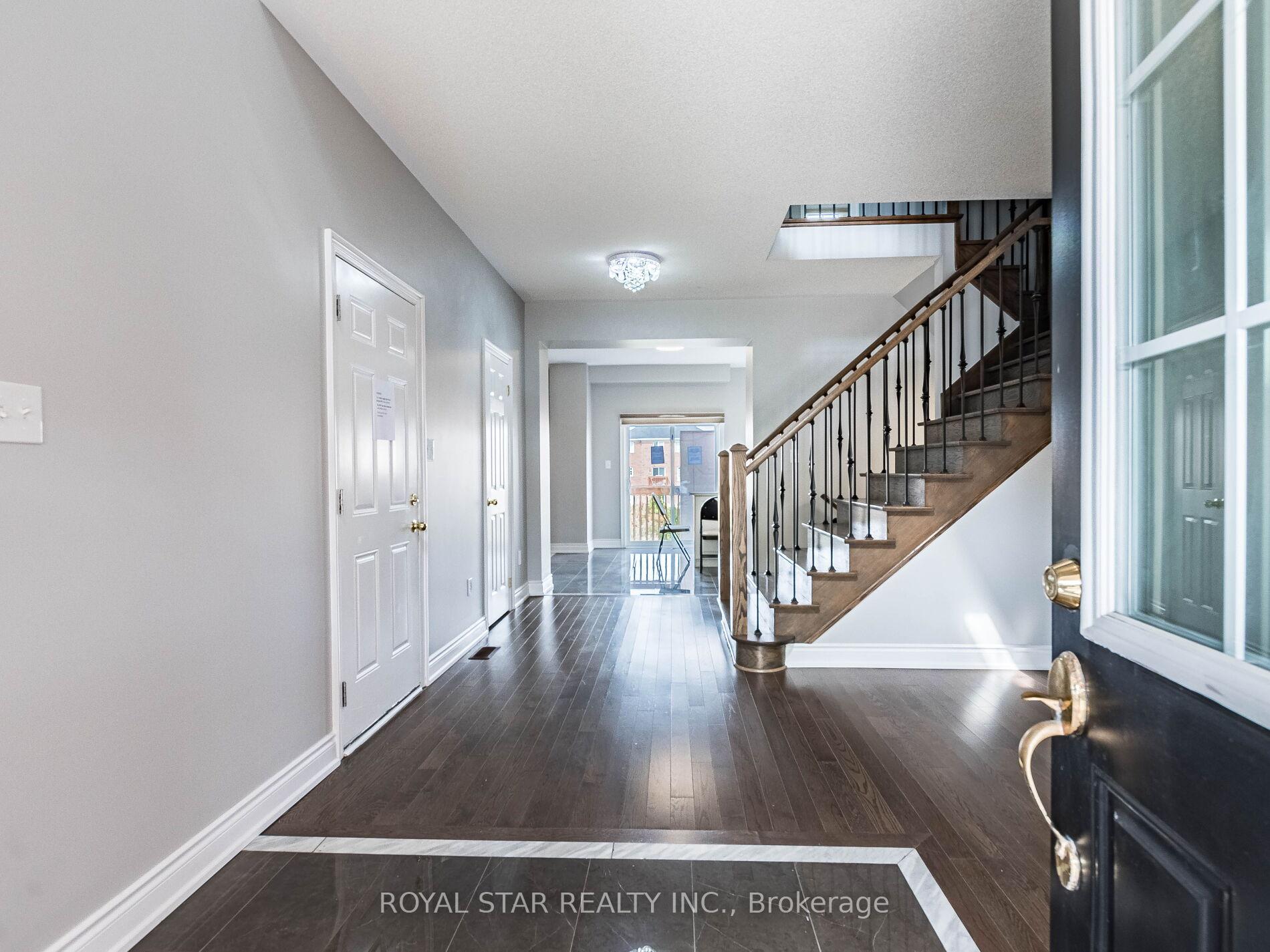 Photo 5 of 275 Checkerberry Crescent, Brampton, Sandringham-Wellington — HOMEH