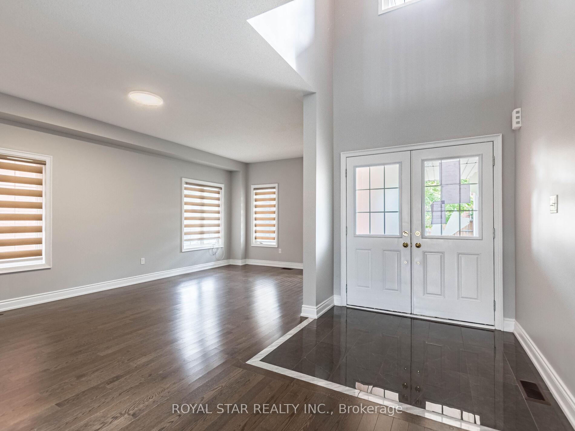 Photo 6 of 275 Checkerberry Crescent, Brampton, Sandringham-Wellington — HOMEH