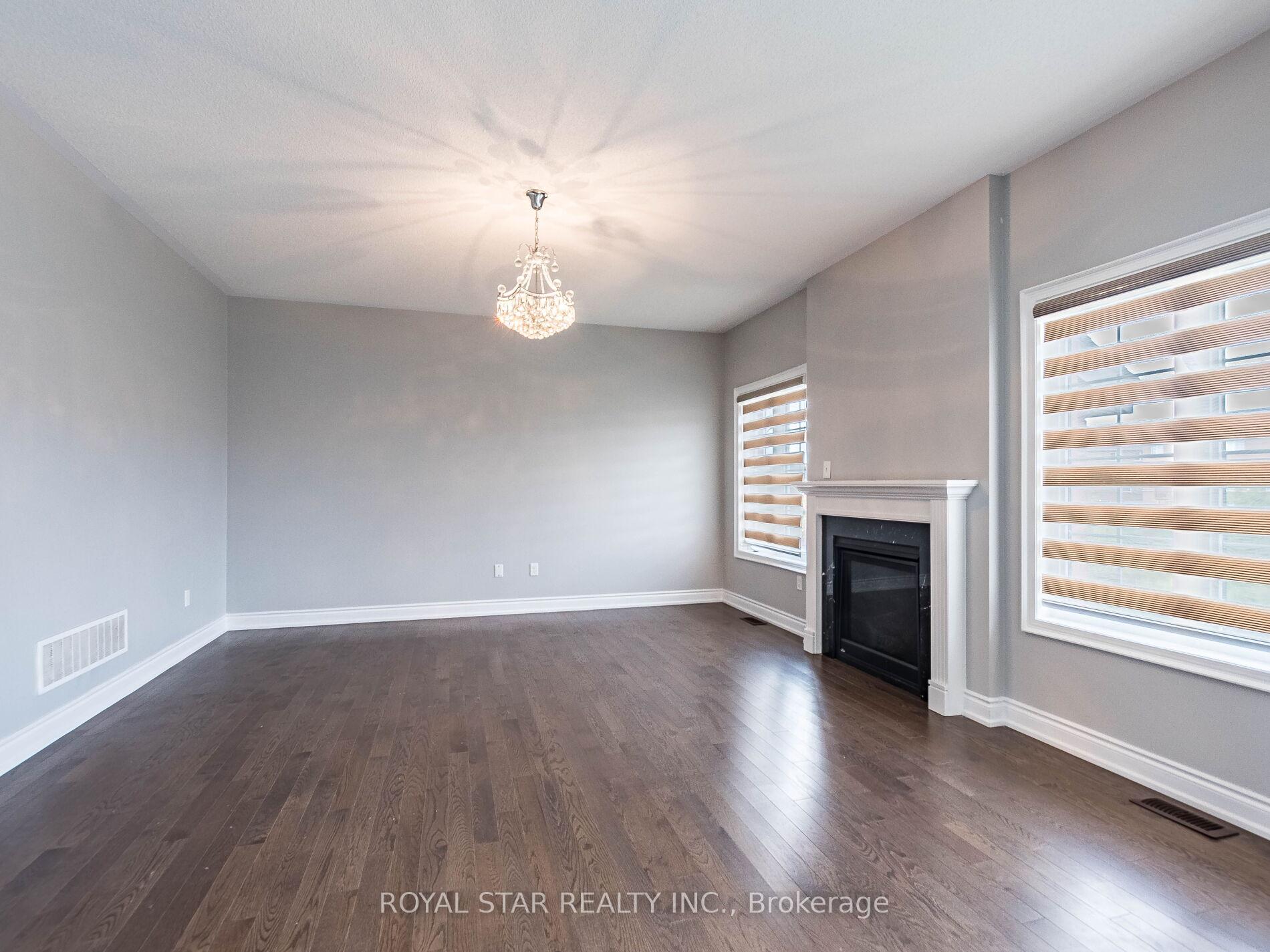 Photo 9 of 275 Checkerberry Crescent, Brampton, Sandringham-Wellington — HOMEH