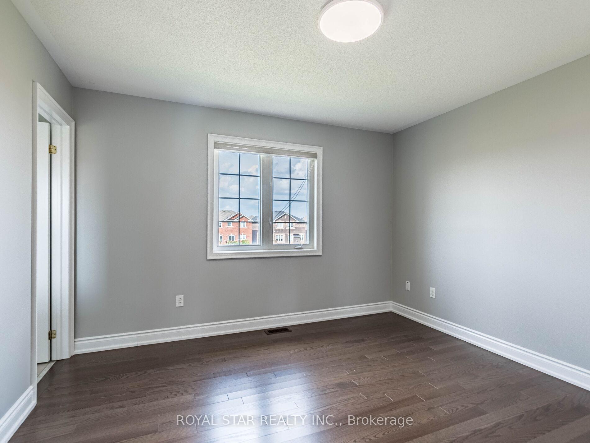 Photo 32 of 275 Checkerberry Crescent, Brampton, Sandringham-Wellington — HOMEH