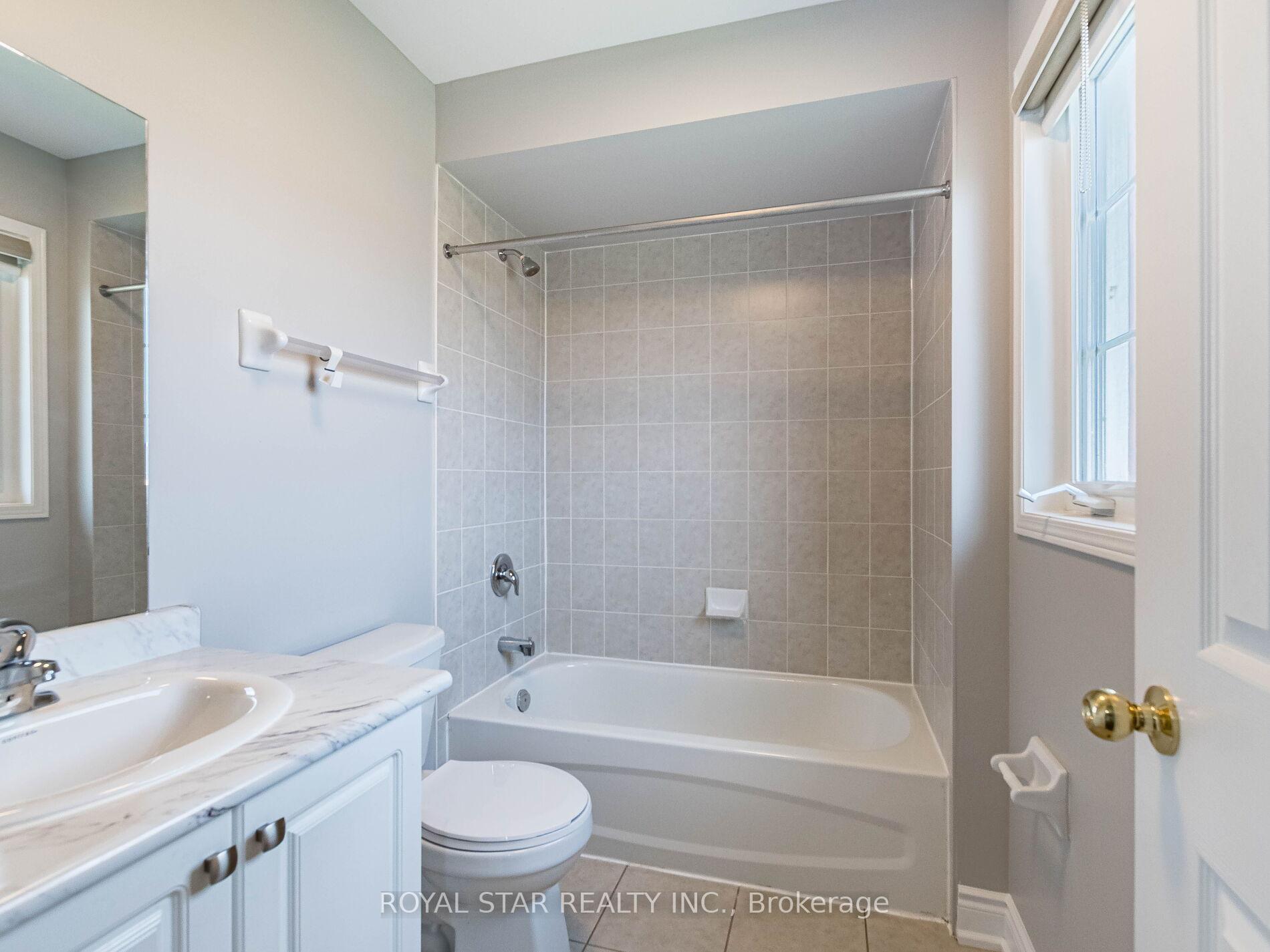 Photo 34 of 275 Checkerberry Crescent, Brampton, Sandringham-Wellington — HOMEH