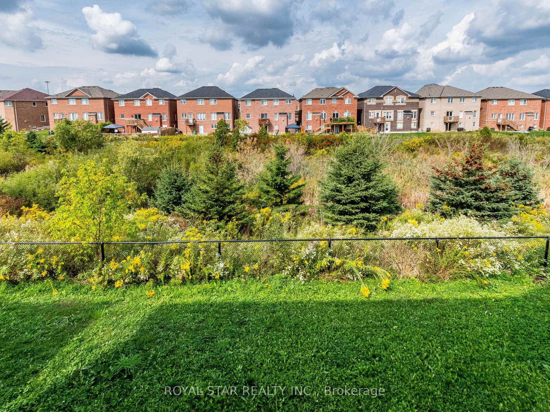 Photo 45 of 275 Checkerberry Crescent, Brampton, Sandringham-Wellington — HOMEH