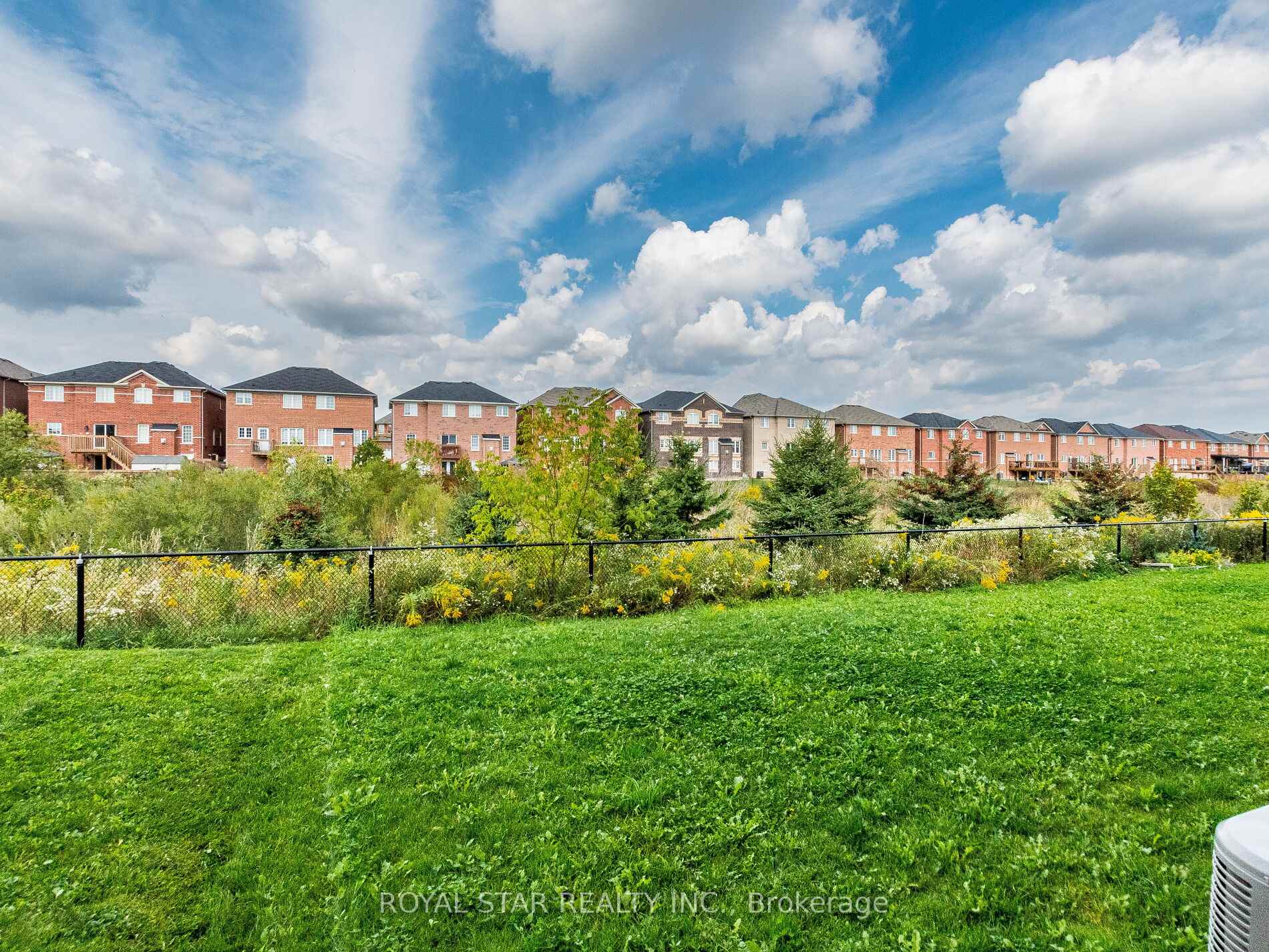 Photo 46 of 275 Checkerberry Crescent, Brampton, Sandringham-Wellington — HOMEH