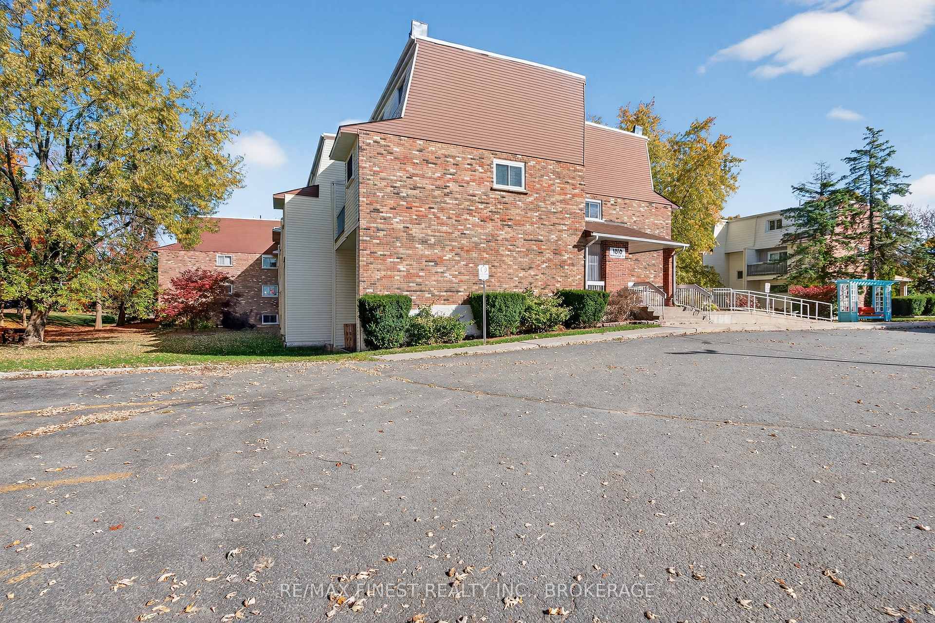 Photo 33 of Unit 303, 1010 Pembridge Crescent, Kingston, North of Taylor-Kidd Blvd — HOMEH