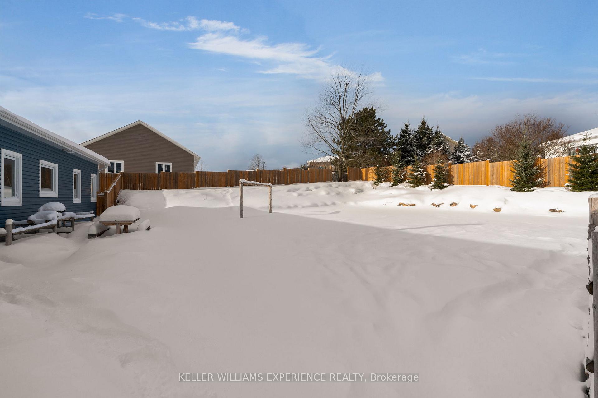Photo 18 of 24 Rue Helene, Tiny, Lafontaine — HOMEH