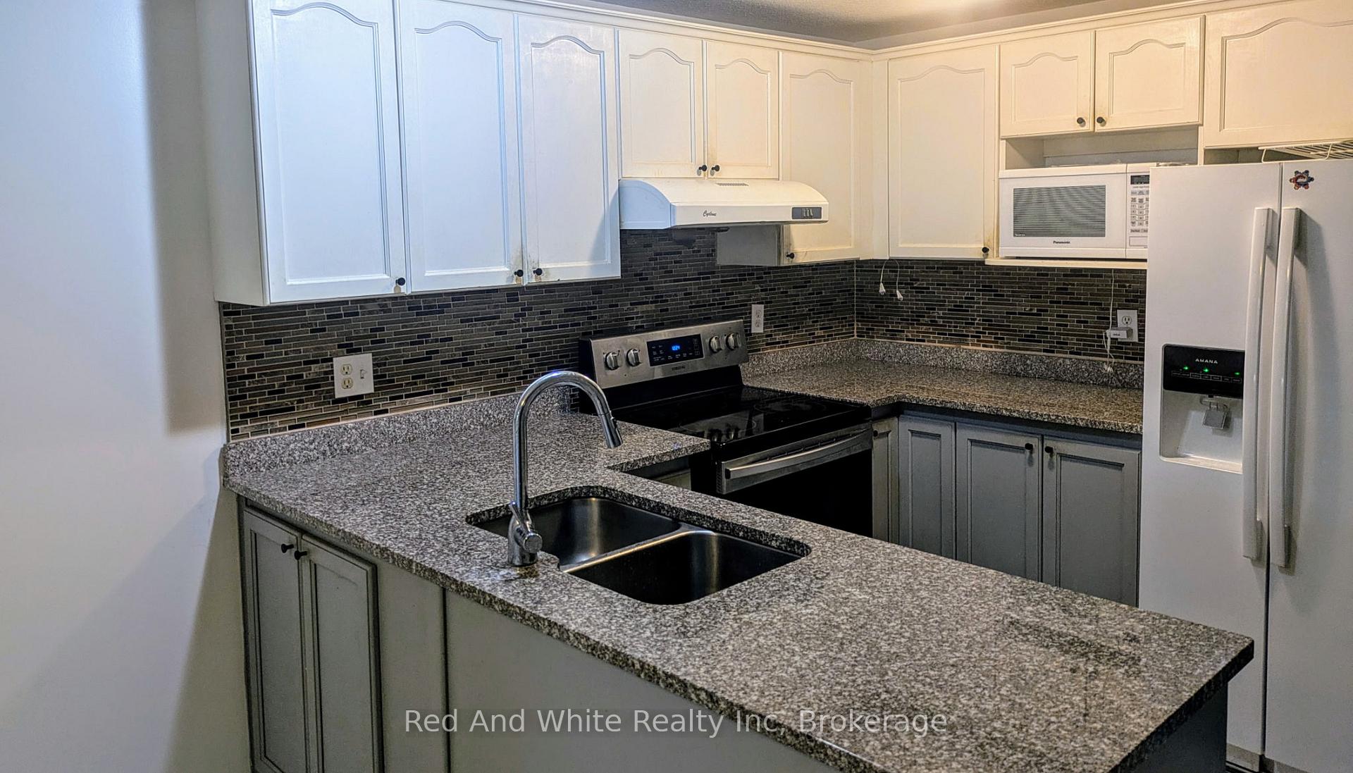 Photo 9 of 129 Doyle Drive, Guelph, Clairfields/Hanlon Business Park — HOMEH