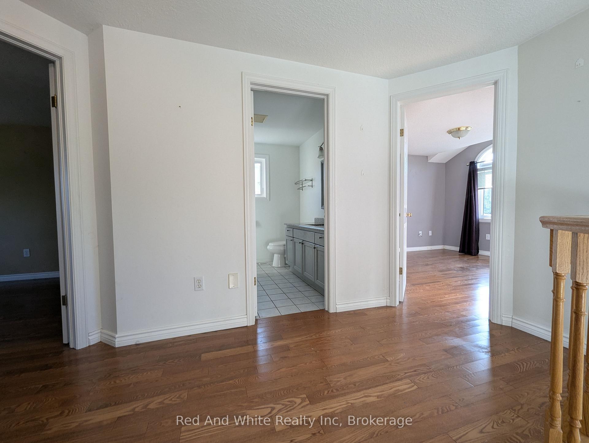 Photo 13 of 129 Doyle Drive, Guelph, Clairfields/Hanlon Business Park — HOMEH