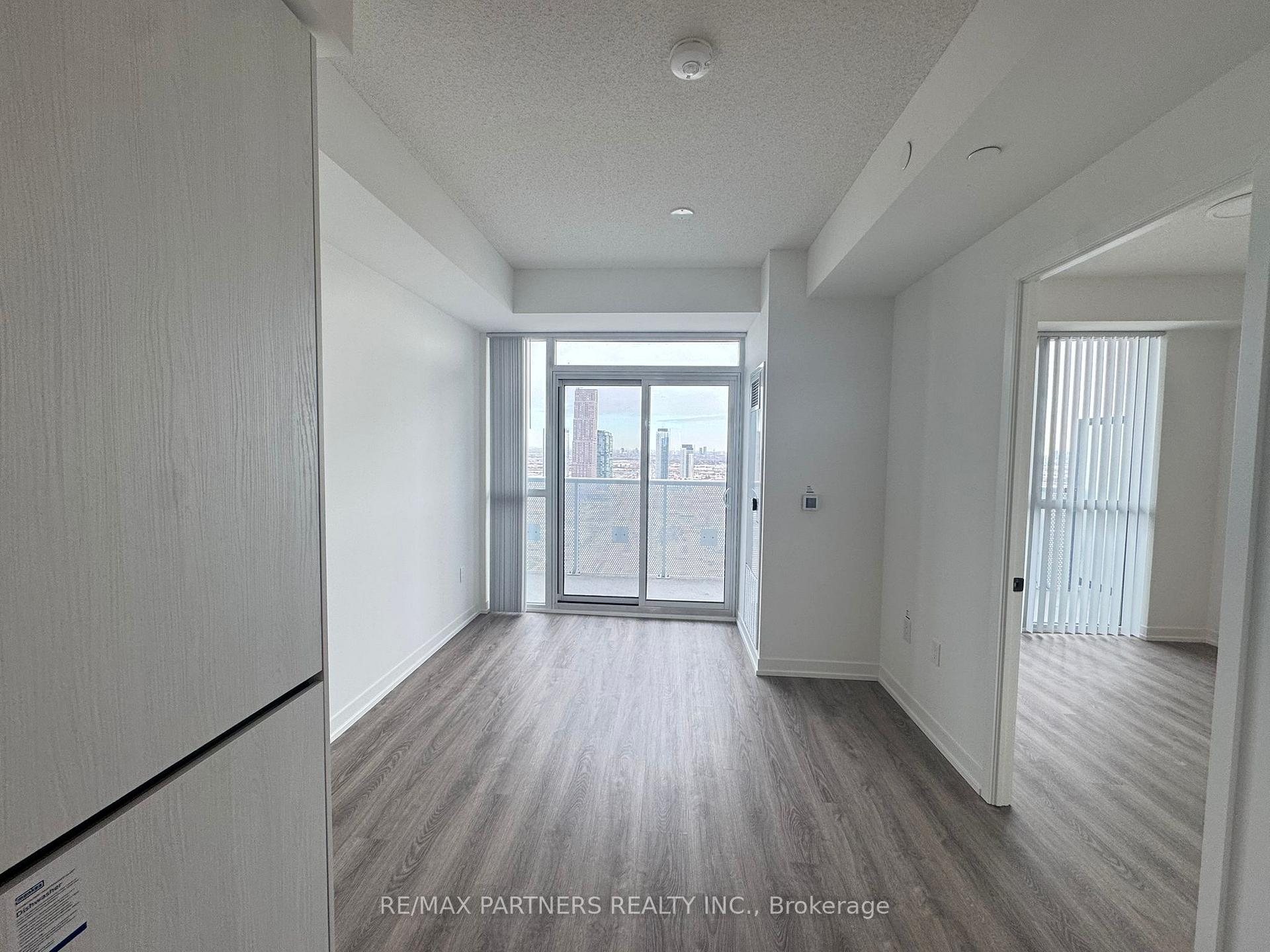 Photo 7 of Unit 3507, 8 Interchange Way, Vaughan, Vaughan Corporate Centre — HOMEH