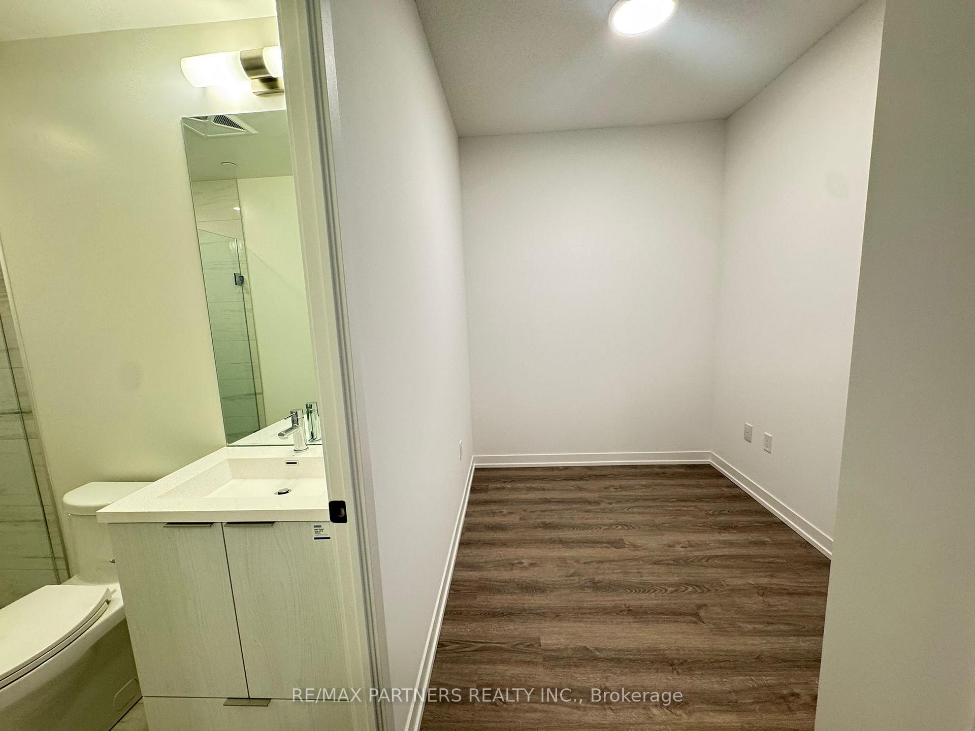 Photo 2 of Unit 3507, 8 Interchange Way, Vaughan, Vaughan Corporate Centre — HOMEH