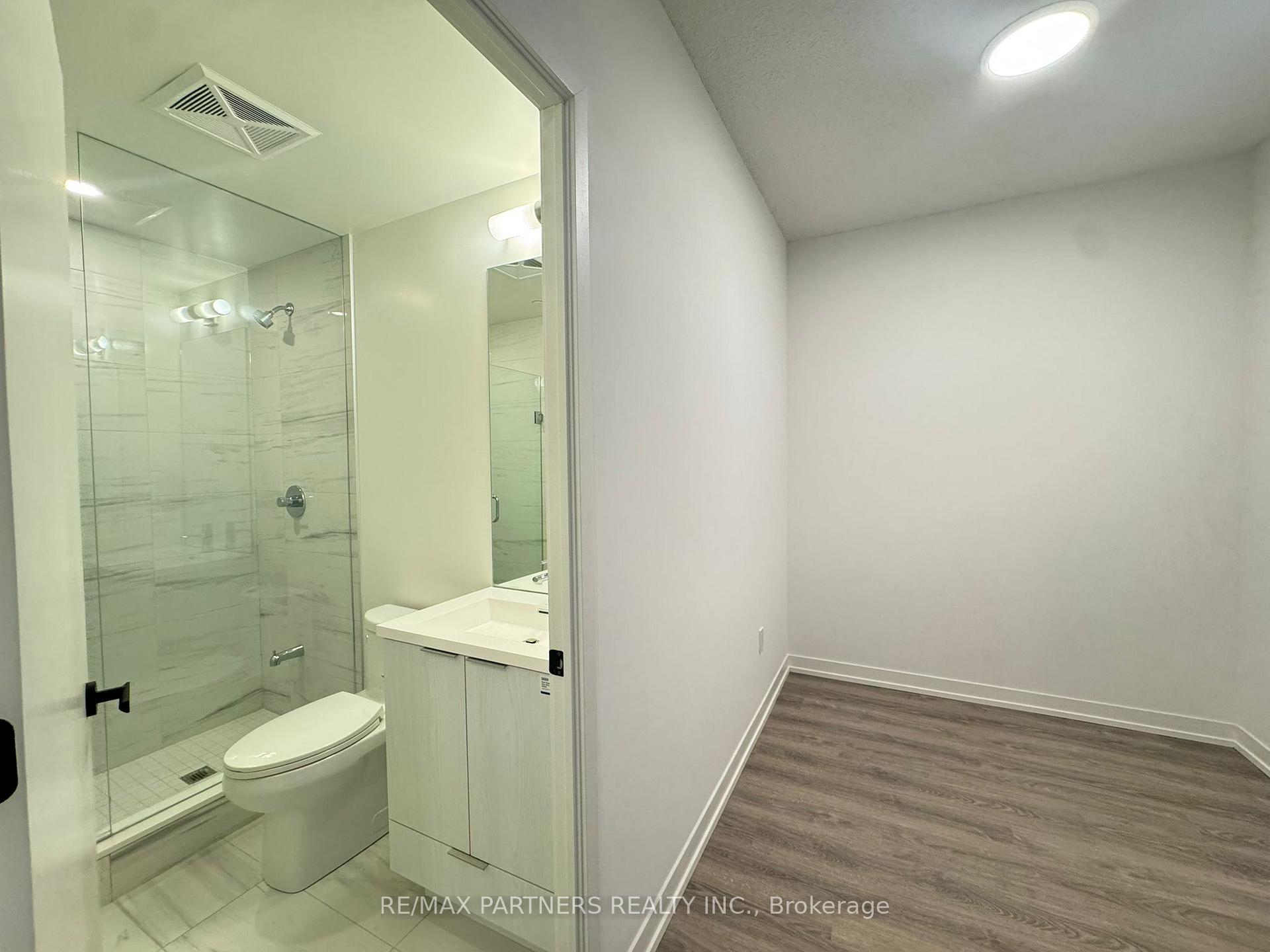 Photo 5 of Unit 3507, 8 Interchange Way, Vaughan, Vaughan Corporate Centre — HOMEH