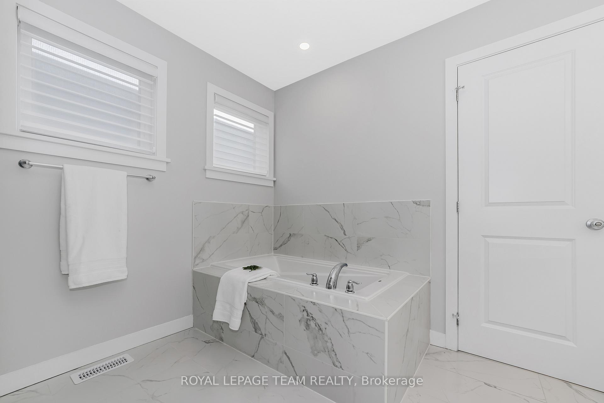 Photo 19 of 279 Ketchikan Crescent, Ottawa, Kanata - Kanata Lakes/Heritage Hills — HOMEH