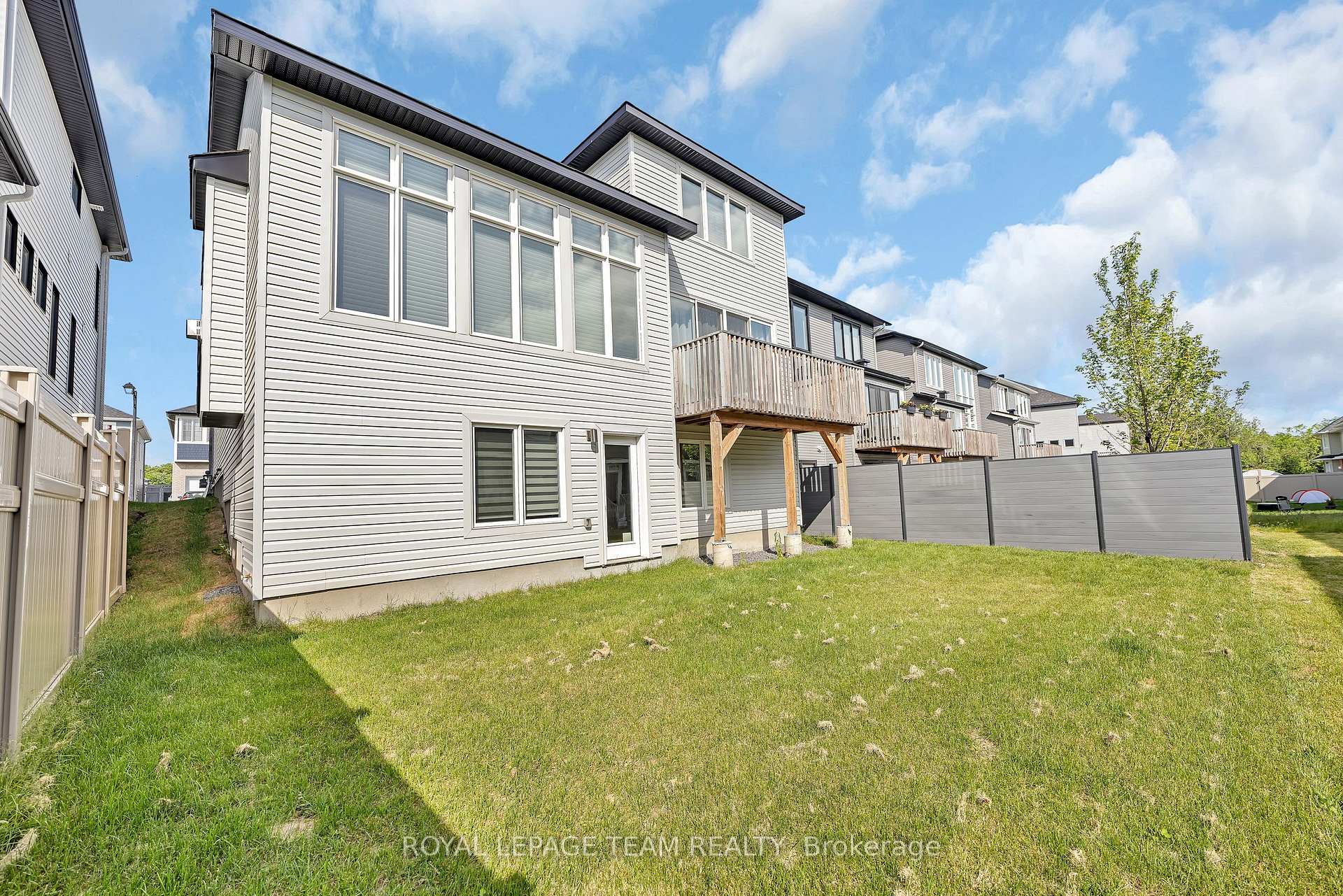 Photo 23 of 279 Ketchikan Crescent, Ottawa, Kanata - Kanata Lakes/Heritage Hills — HOMEH