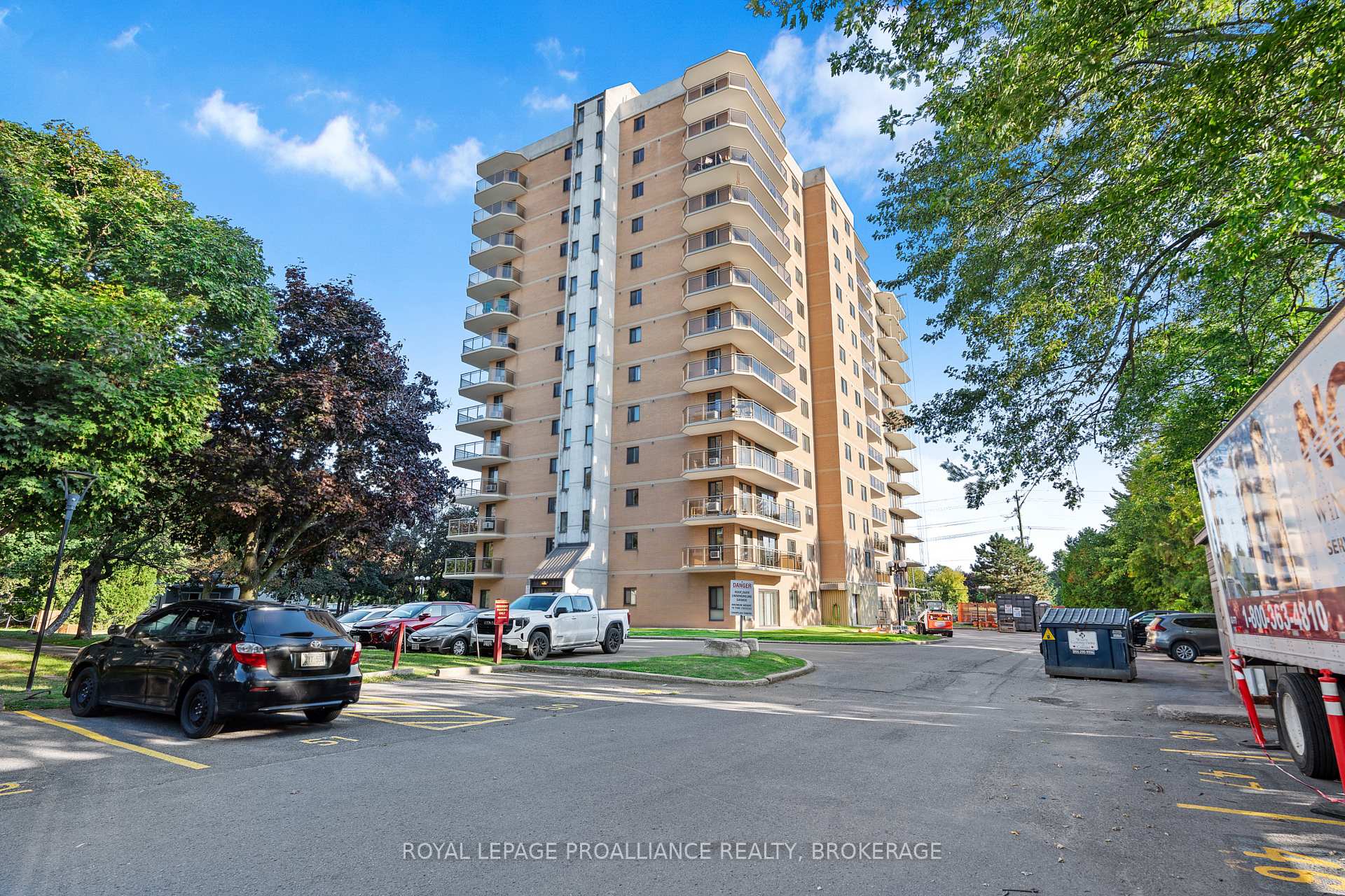 Front of Unit 1006, 257 Bath Road