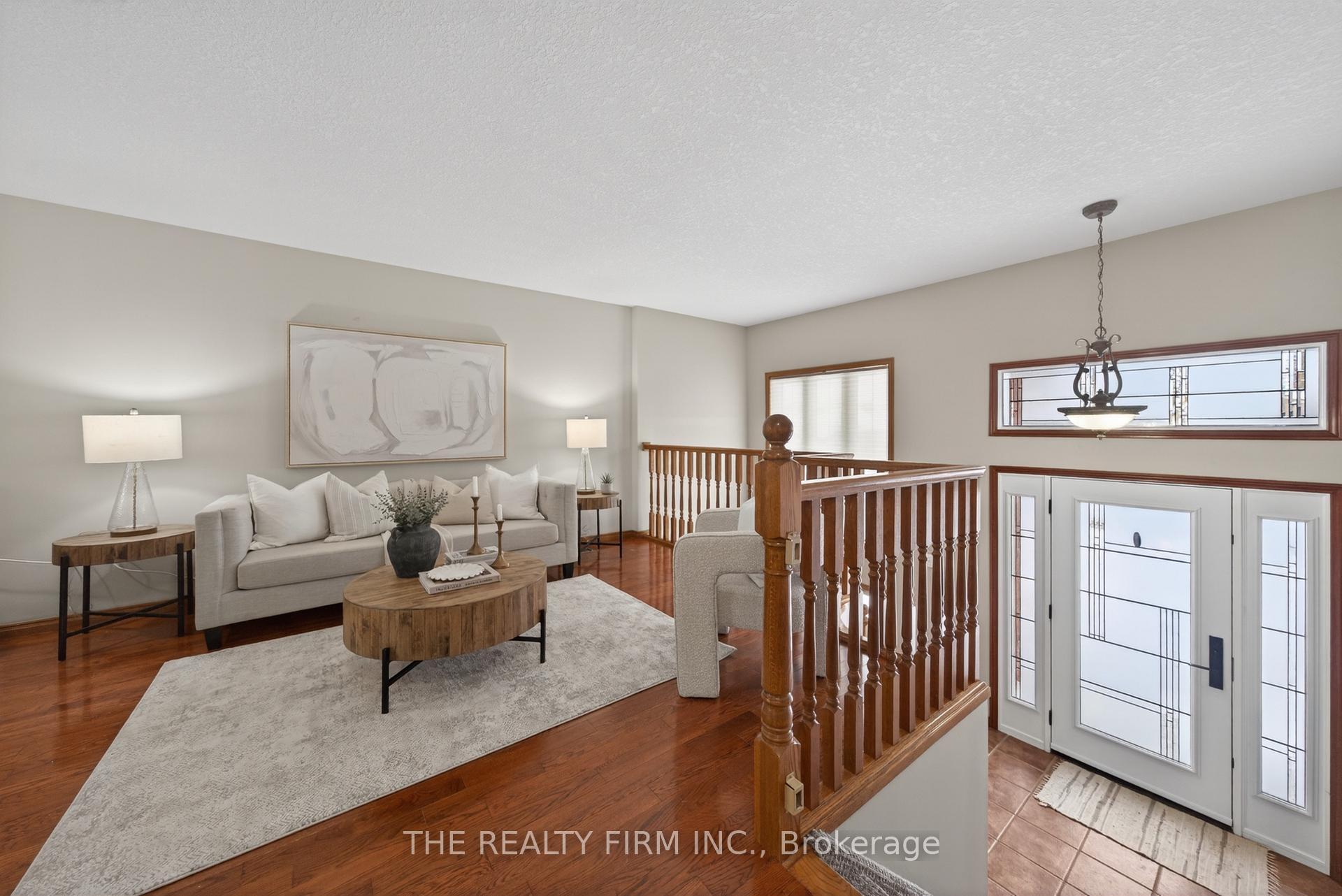Photo 3 of 55 Queensway Drive, Strathroy-Caradoc, SE — HOMEH