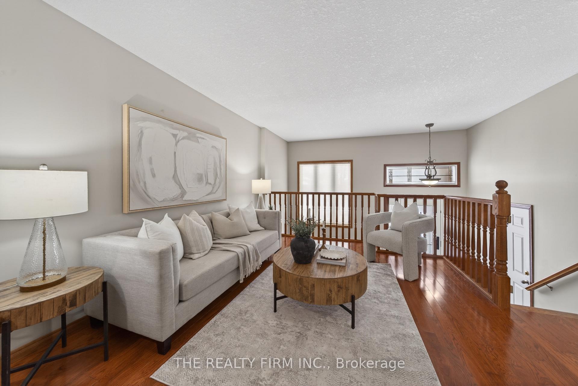 Photo 5 of 55 Queensway Drive, Strathroy-Caradoc, SE — HOMEH