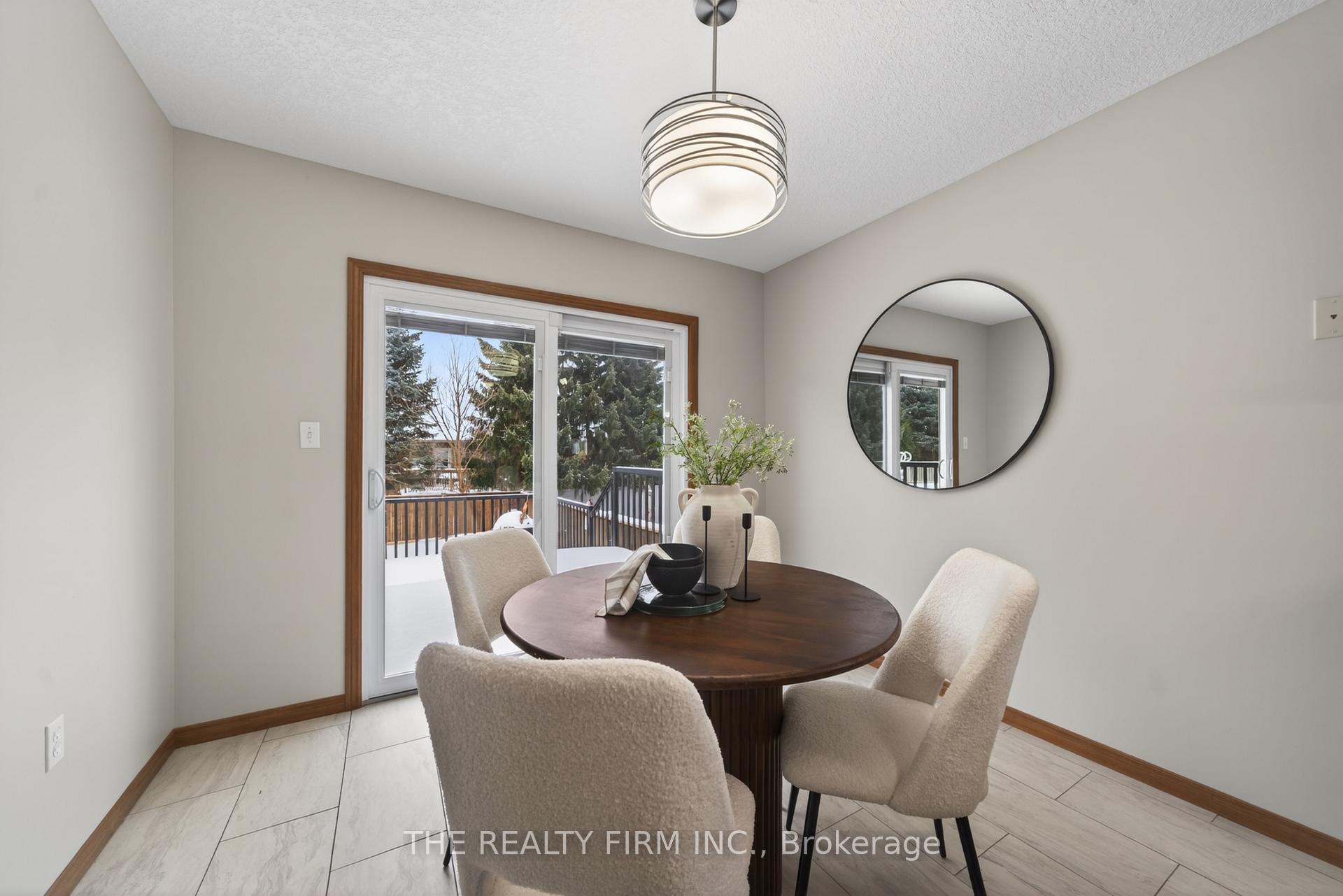 Photo 8 of 55 Queensway Drive, Strathroy-Caradoc, SE — HOMEH