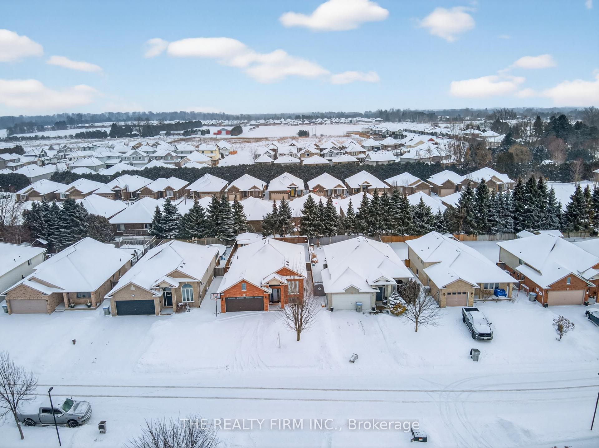 Photo 23 of 55 Queensway Drive, Strathroy-Caradoc, SE — HOMEH