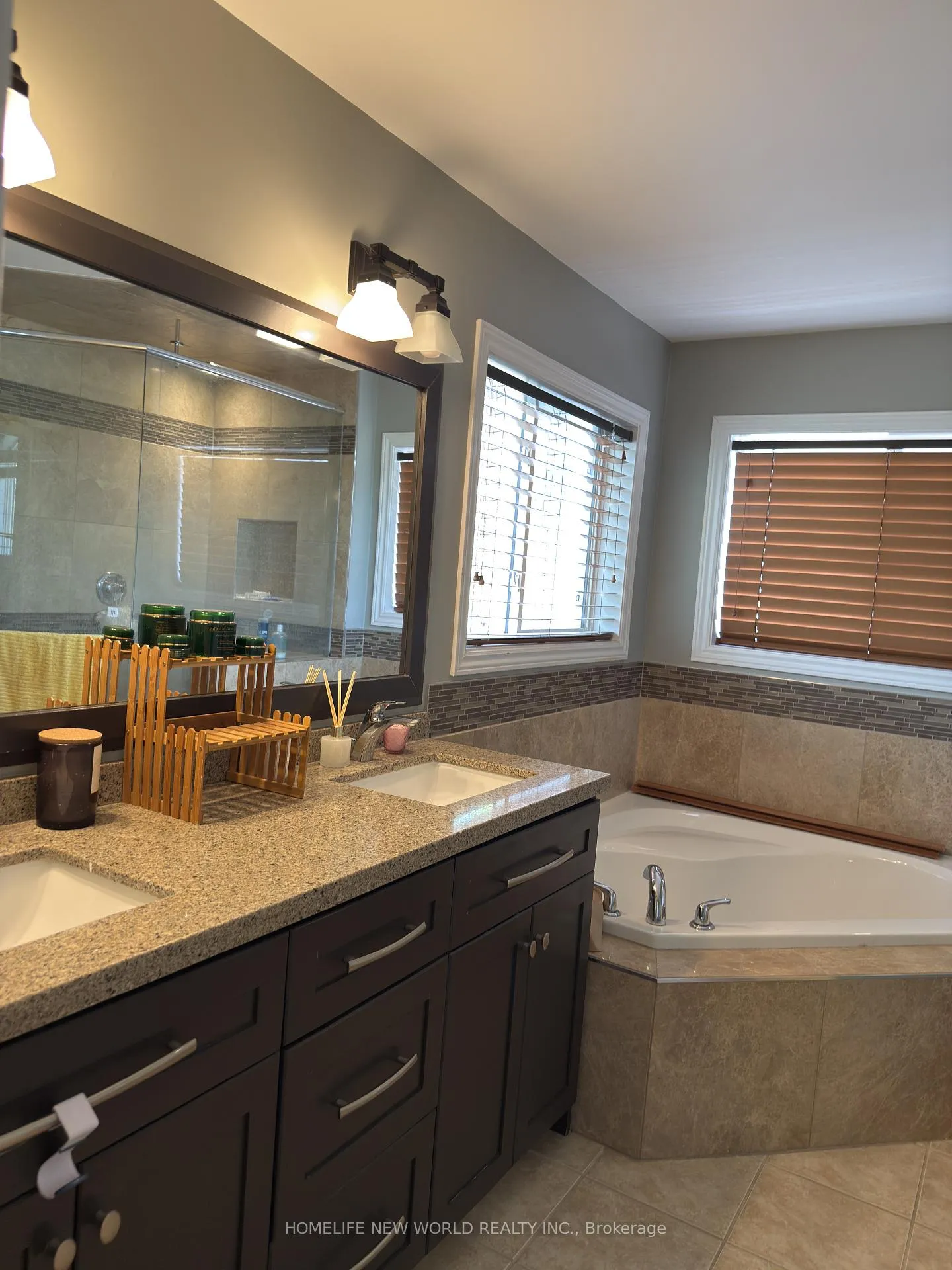 Photo 61 of 26 Stuart Avenue, Barrie, Innis-Shore — HOMEH