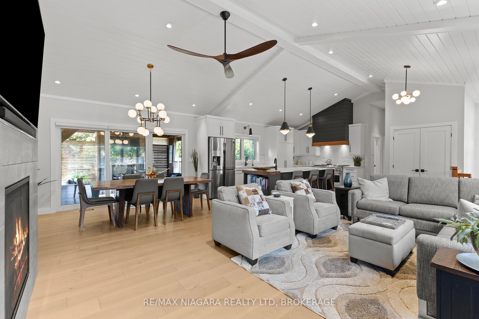 Photo 9 of 3886 Glenview Drive, Lincoln, Lincoln-Jordan/Vineland — HOMEH
