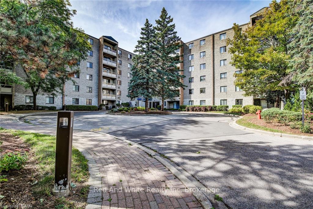 Front of Unit 405, 89 Westwood Road