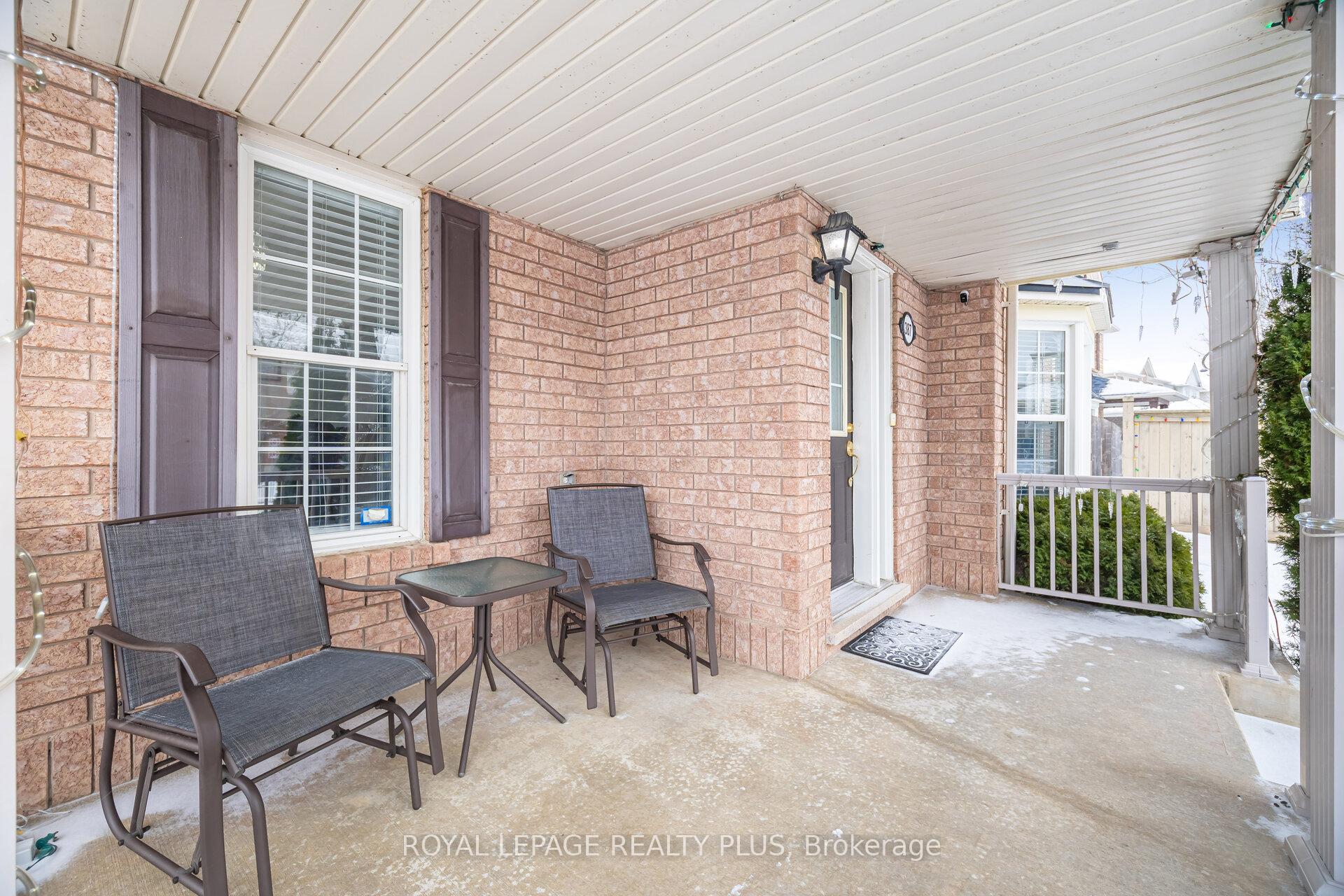 Photo 2 of 387 Brisdale Drive, Brampton, Fletcher's Meadow — HOMEH