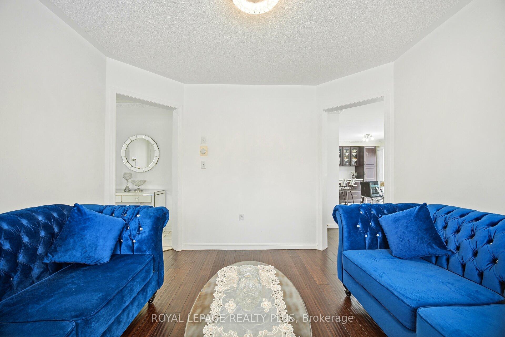 Photo 6 of 387 Brisdale Drive, Brampton, Fletcher's Meadow — HOMEH