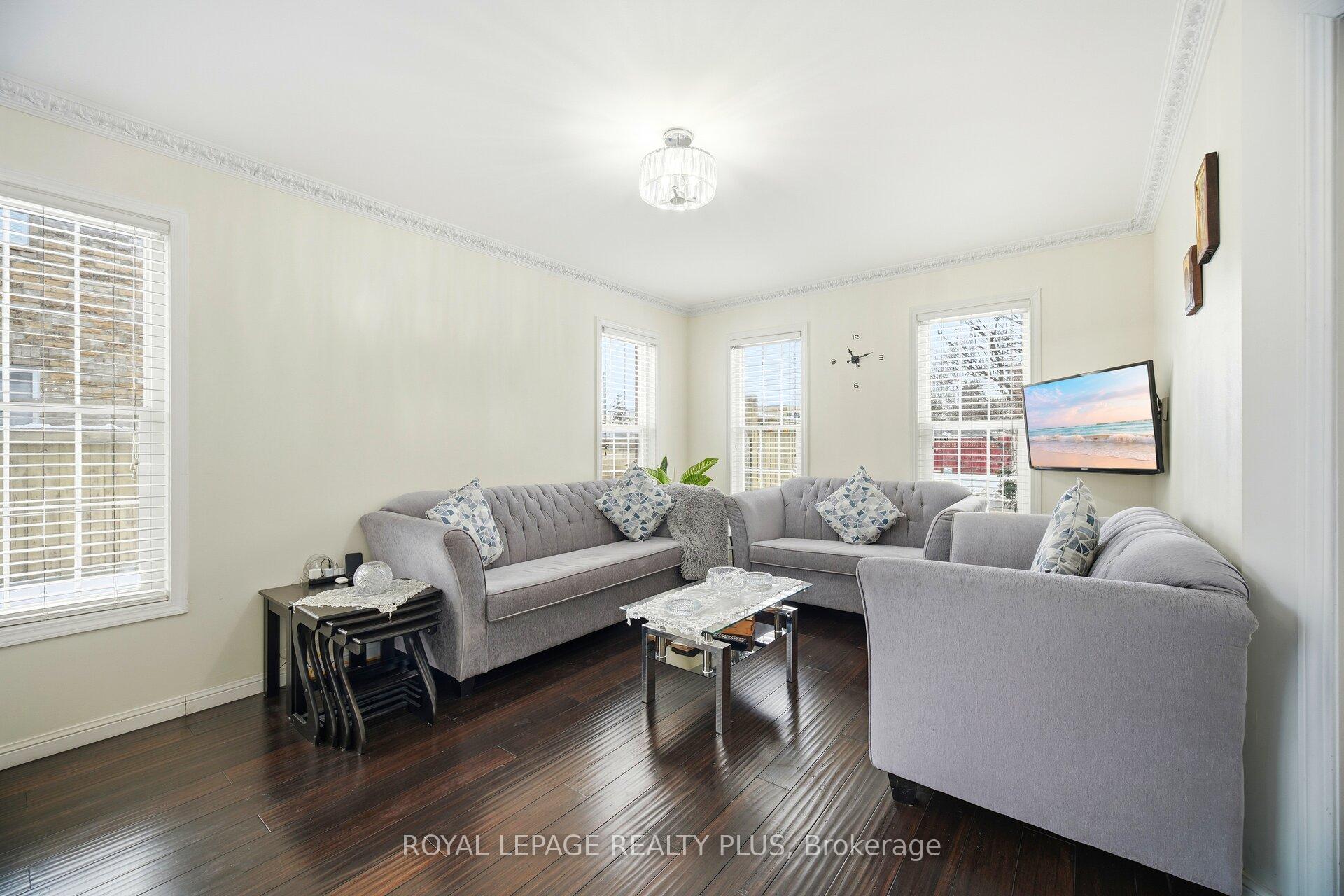 Photo 33 of 387 Brisdale Drive, Brampton, Fletcher's Meadow — HOMEH