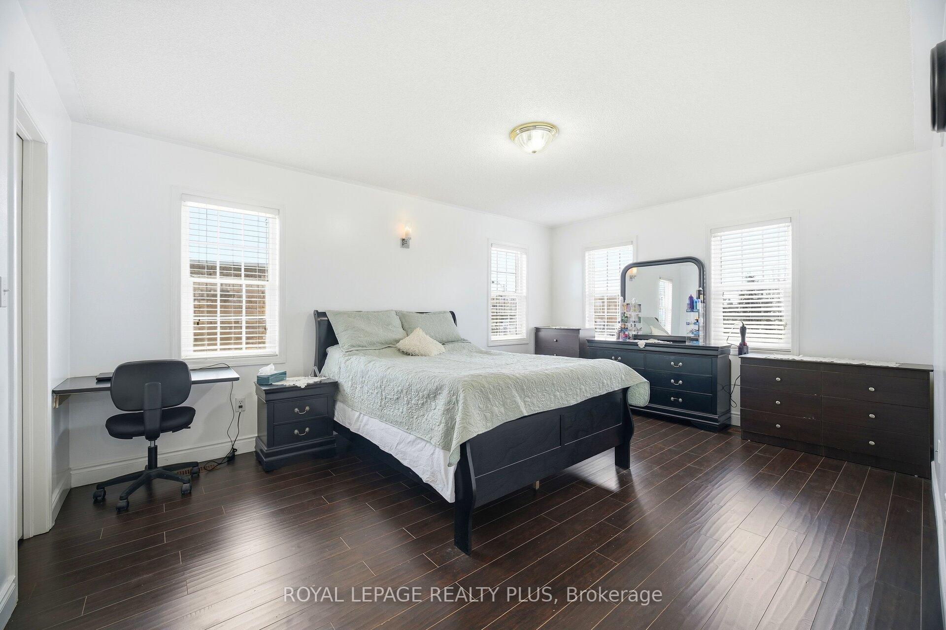 Photo 9 of 387 Brisdale Drive, Brampton, Fletcher's Meadow — HOMEH