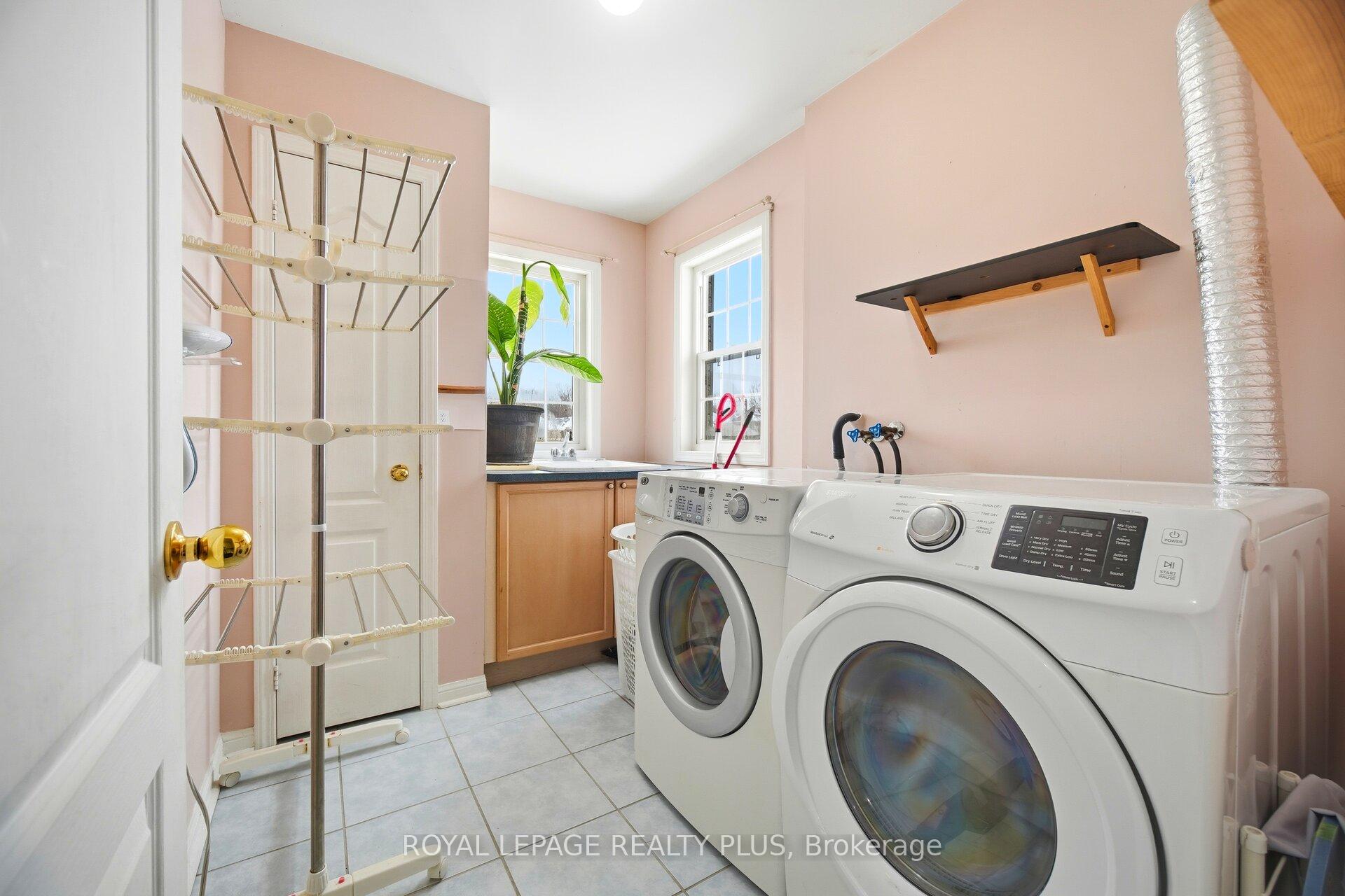 Photo 13 of 387 Brisdale Drive, Brampton, Fletcher's Meadow — HOMEH