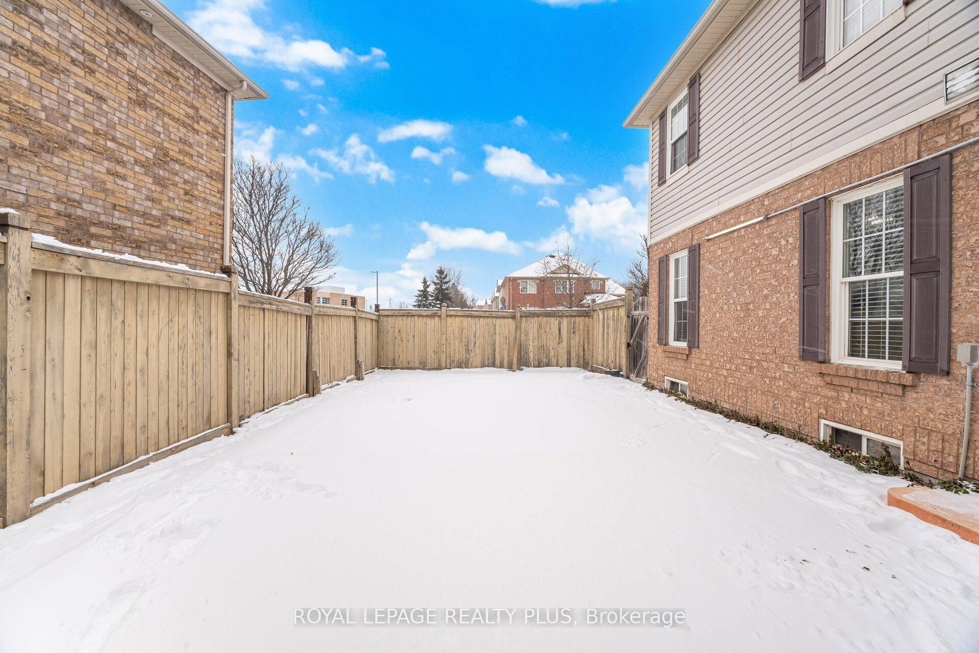 Photo 28 of 387 Brisdale Drive, Brampton, Fletcher's Meadow — HOMEH