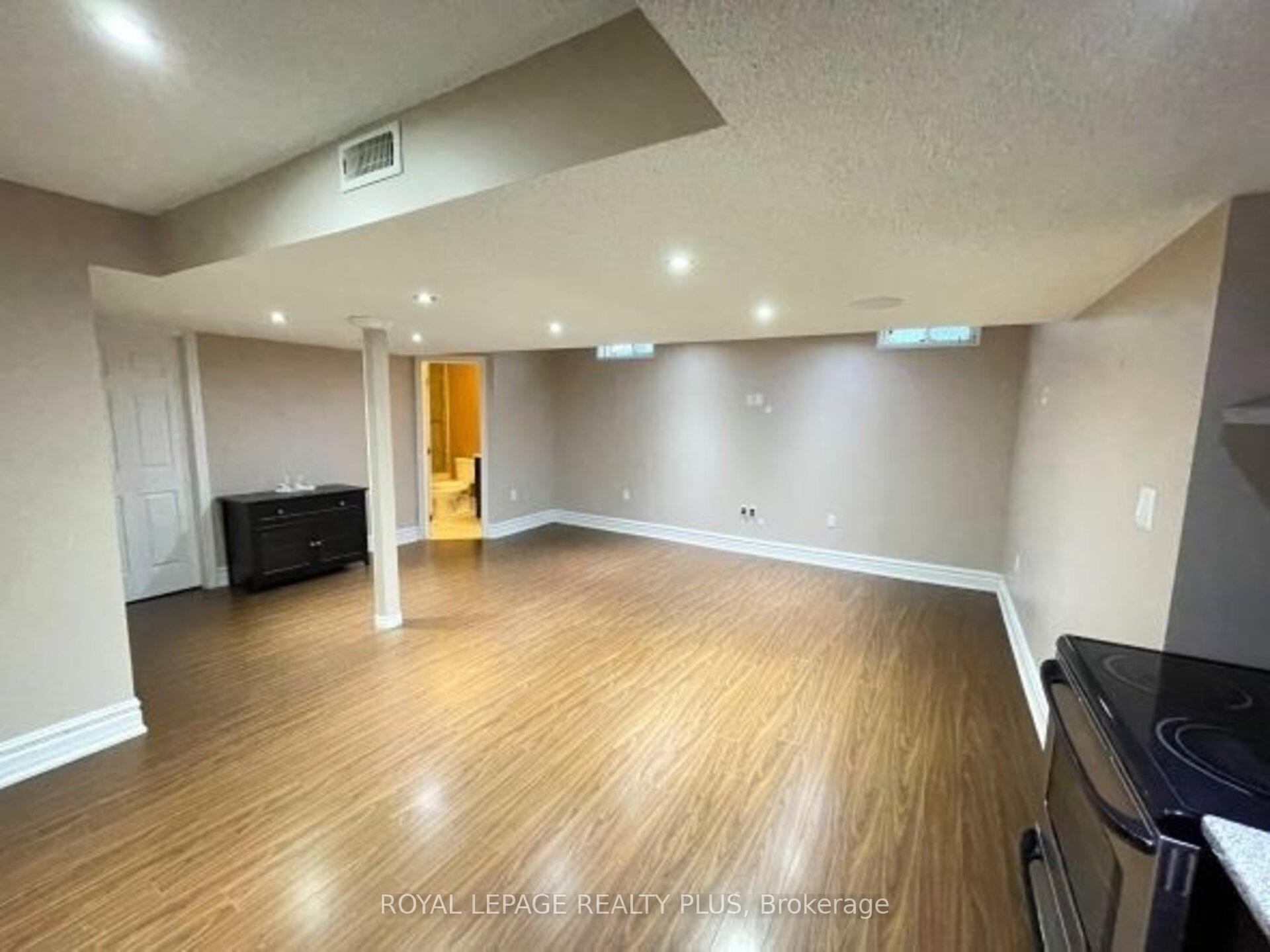 Photo 19 of 387 Brisdale Drive, Brampton, Fletcher's Meadow — HOMEH