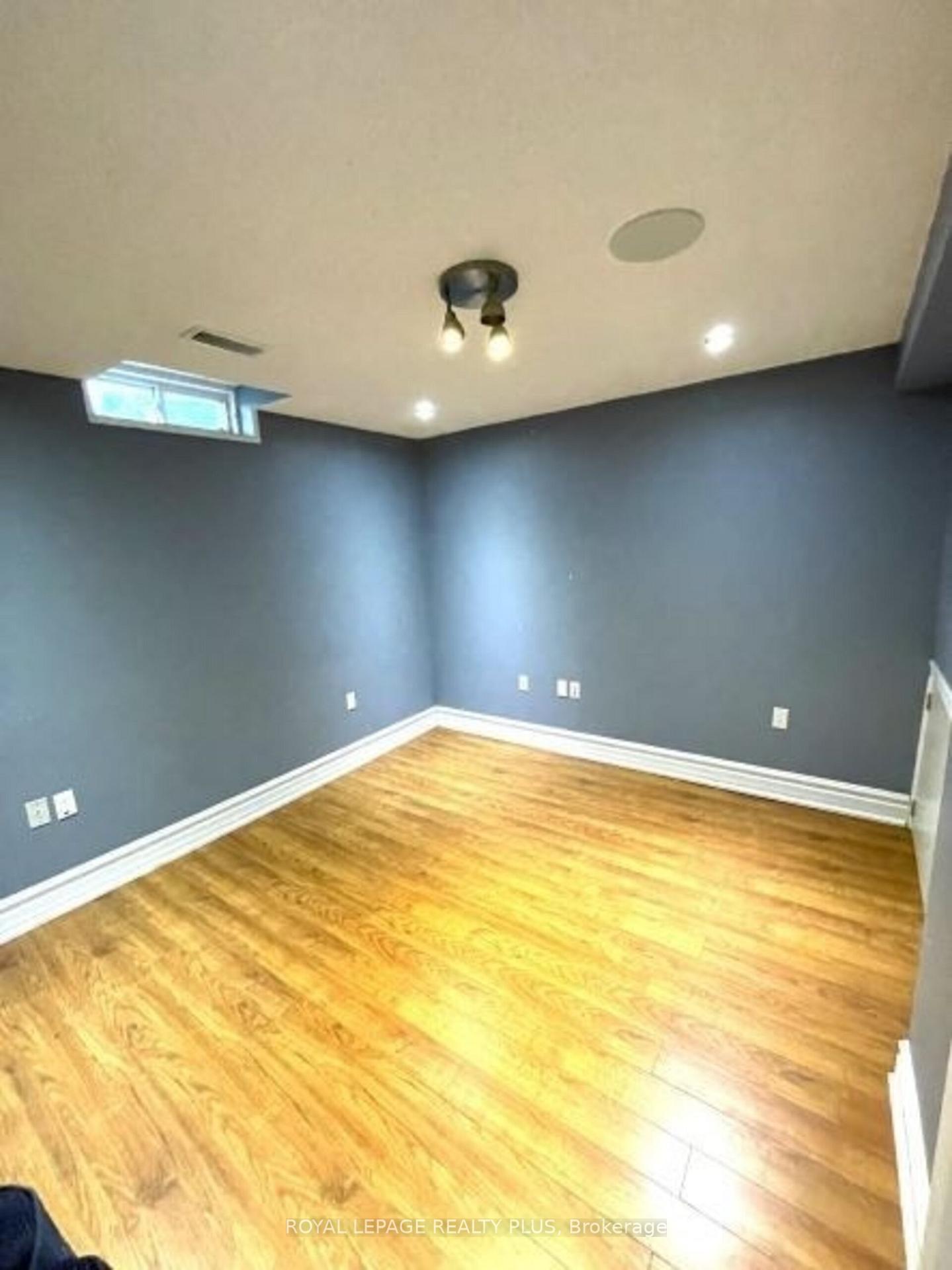 Photo 18 of 387 Brisdale Drive, Brampton, Fletcher's Meadow — HOMEH