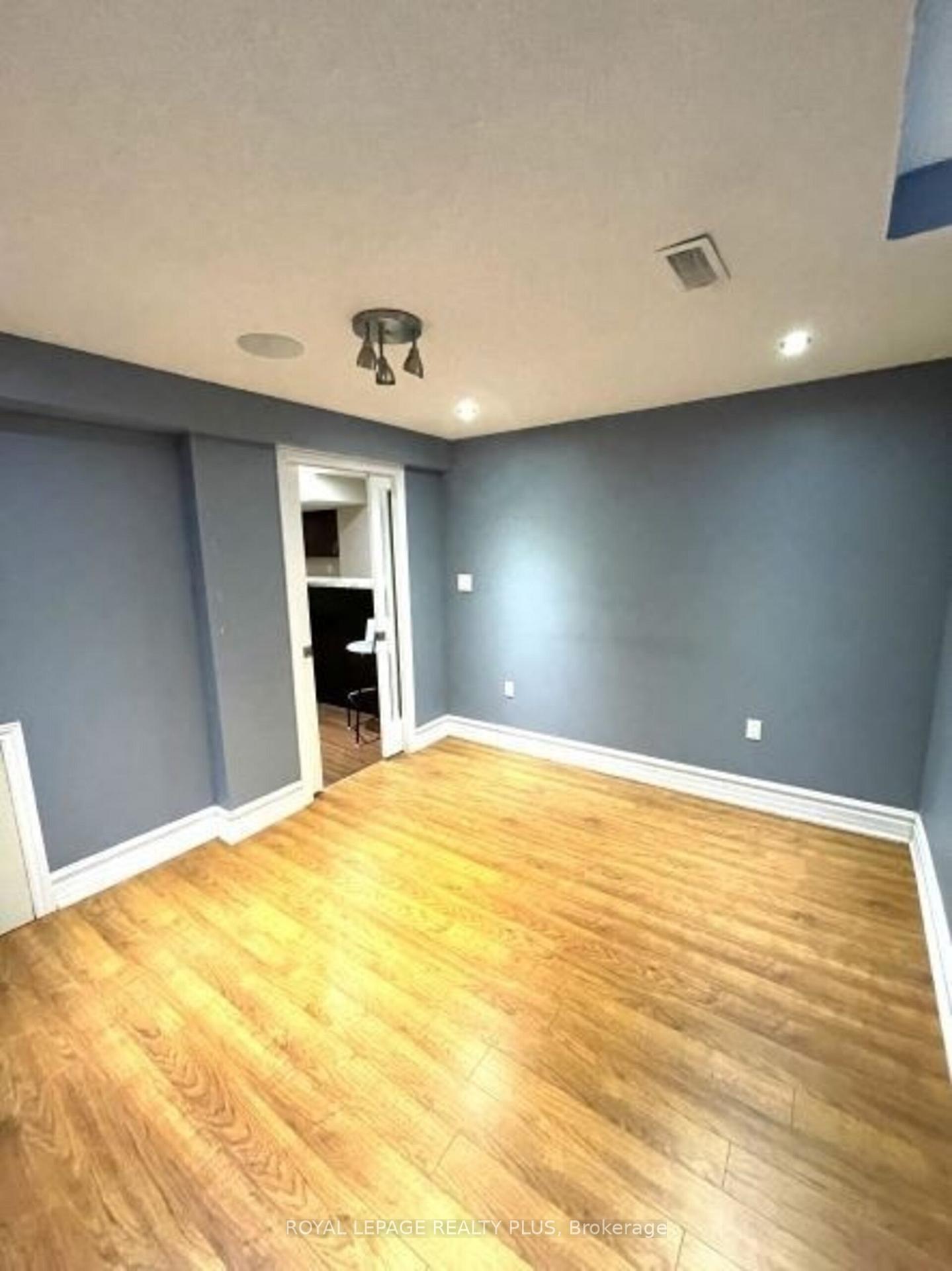 Photo 43 of 387 Brisdale Drive, Brampton, Fletcher's Meadow — HOMEH