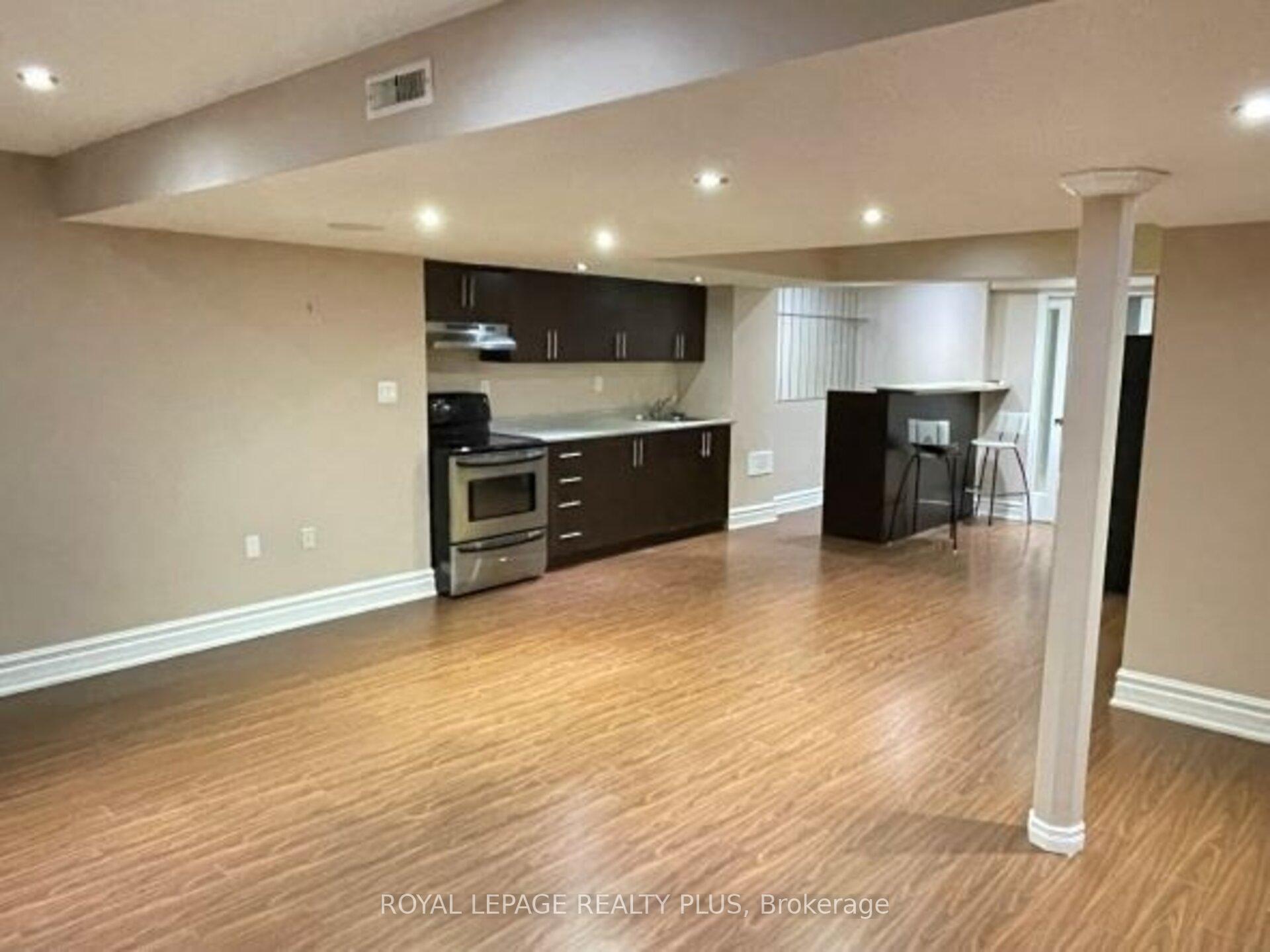 Photo 20 of 387 Brisdale Drive, Brampton, Fletcher's Meadow — HOMEH