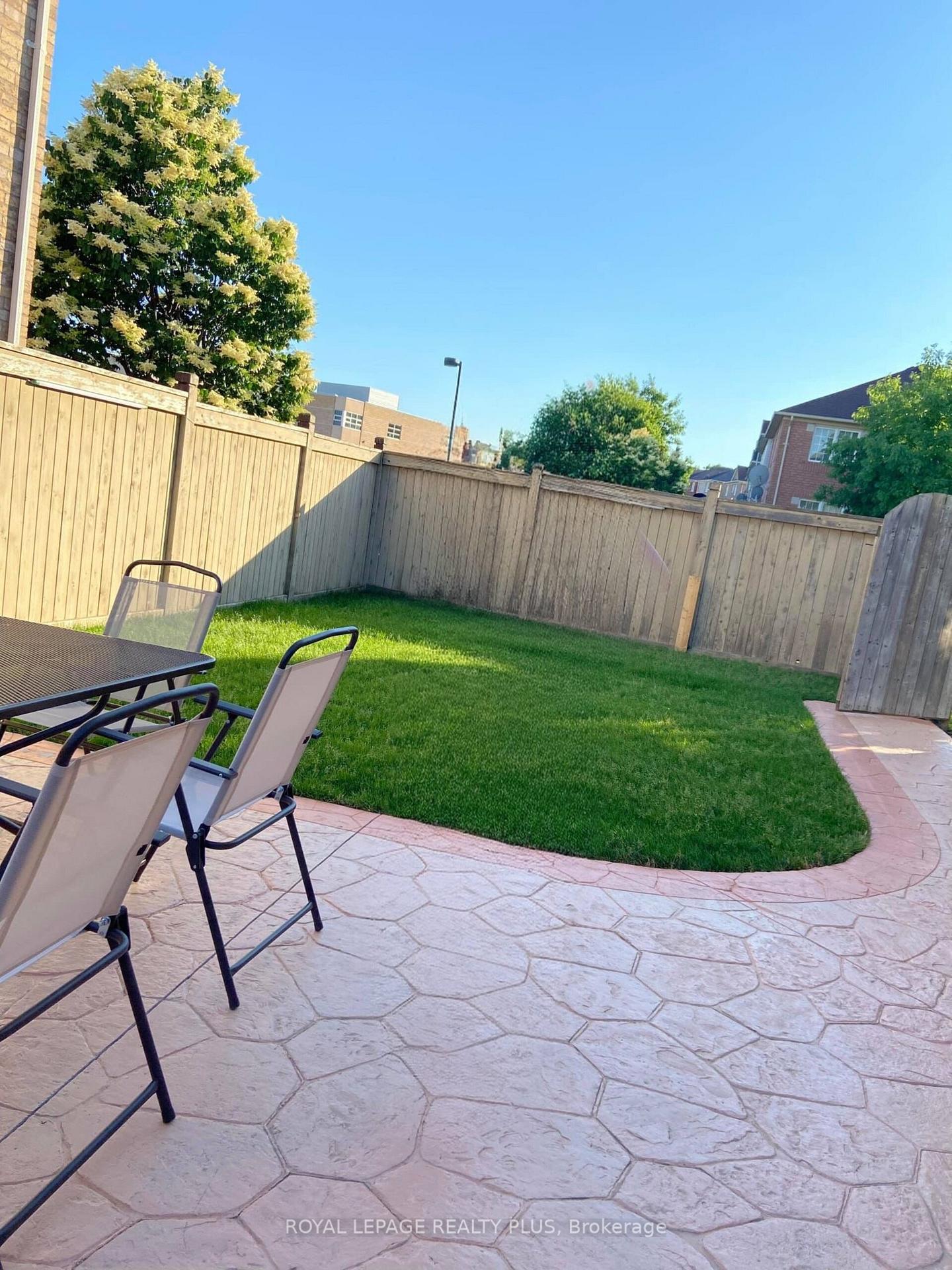 Photo 41 of 387 Brisdale Drive, Brampton, Fletcher's Meadow — HOMEH