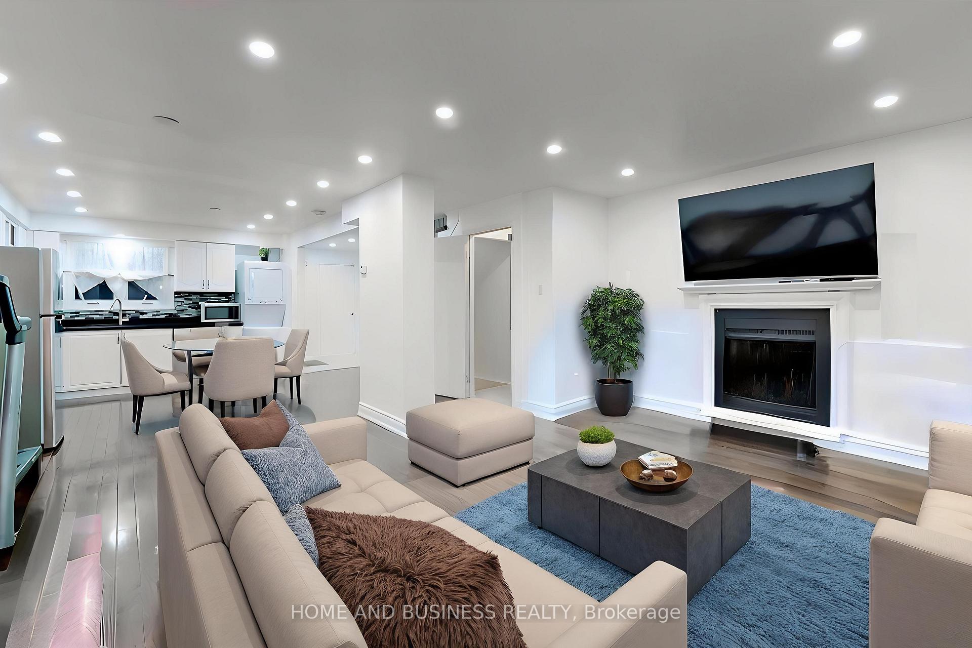 Photo 5 of Unit Upper, 31 Greenleaf Crescent, Brampton, Brampton West — HOMEH