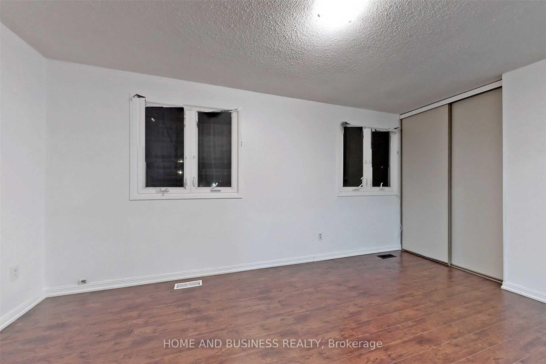 Photo 8 of Unit Upper, 31 Greenleaf Crescent, Brampton, Brampton West — HOMEH