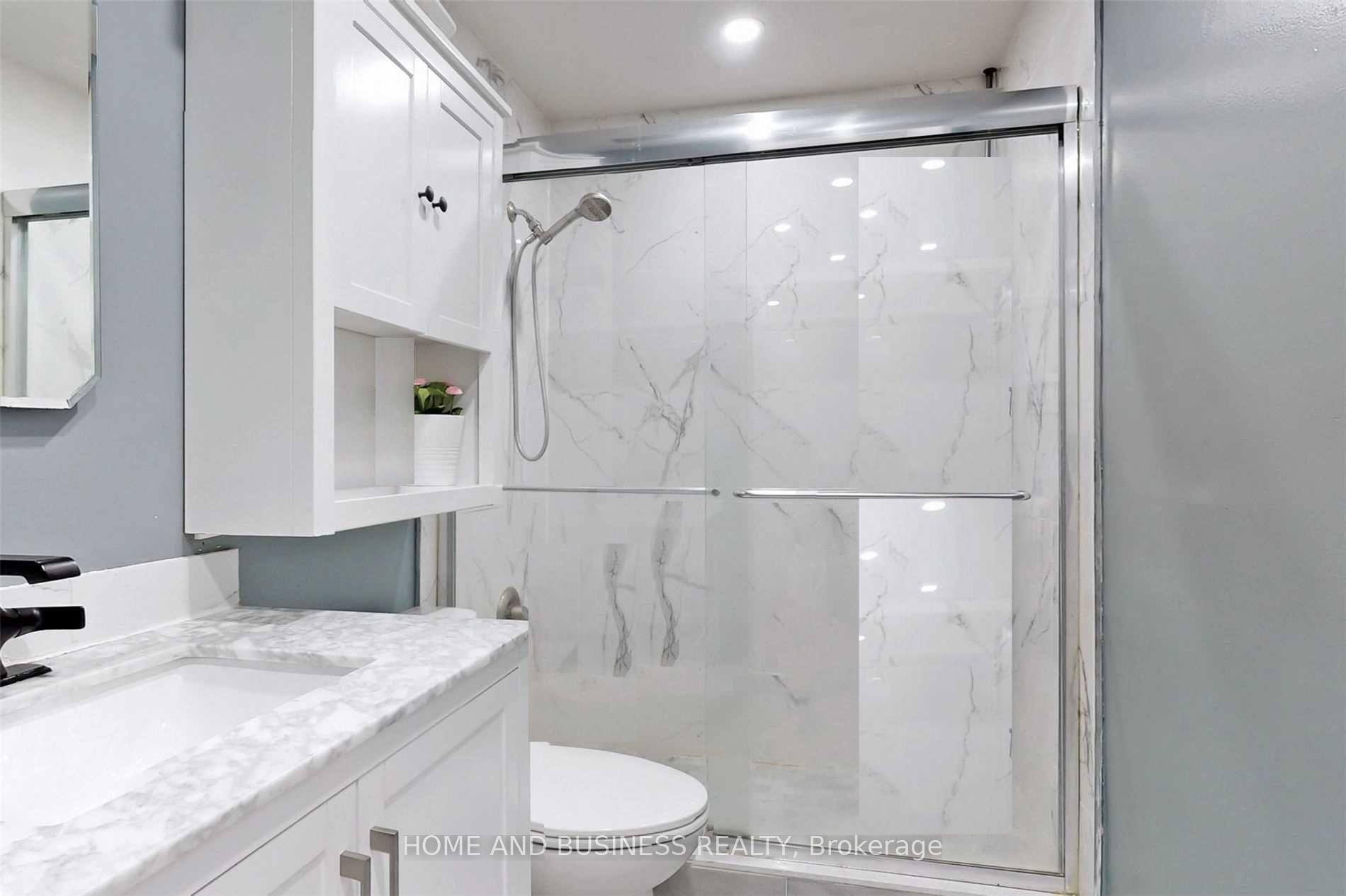Photo 12 of Unit Upper, 31 Greenleaf Crescent, Brampton, Brampton West — HOMEH