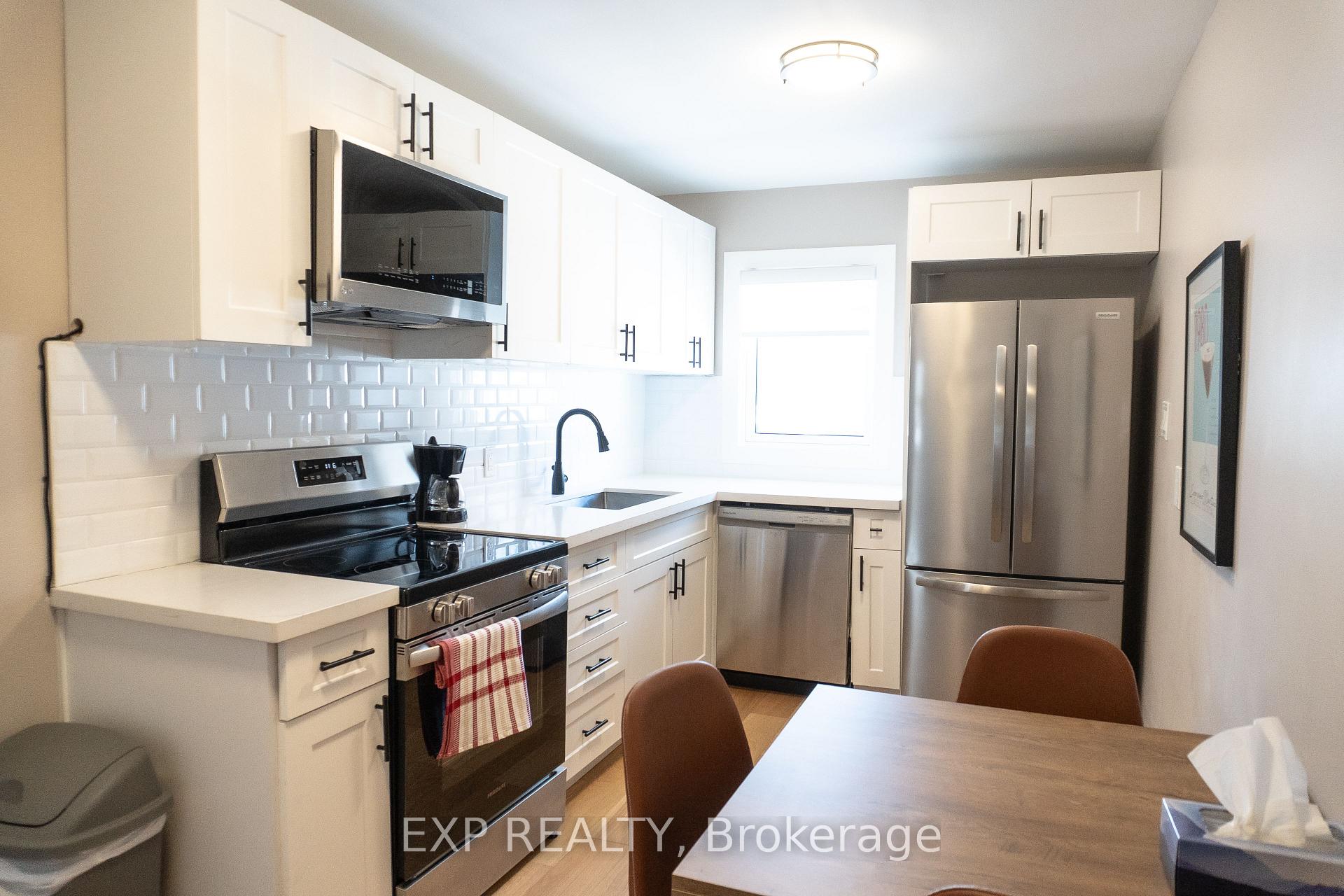 Photo 8 of 1515 Dufferin Street, Whitby, Port Whitby — HOMEH