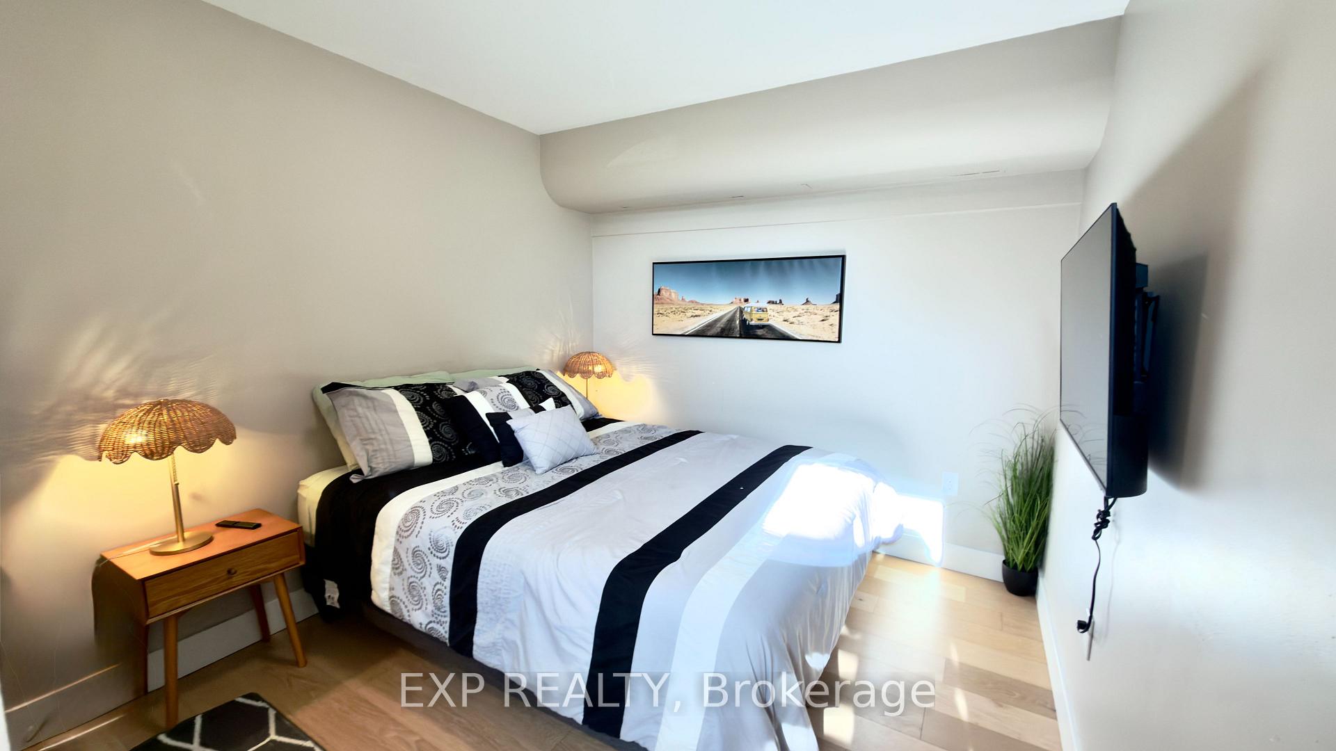 Photo 5 of 1515 Dufferin Street, Whitby, Port Whitby — HOMEH