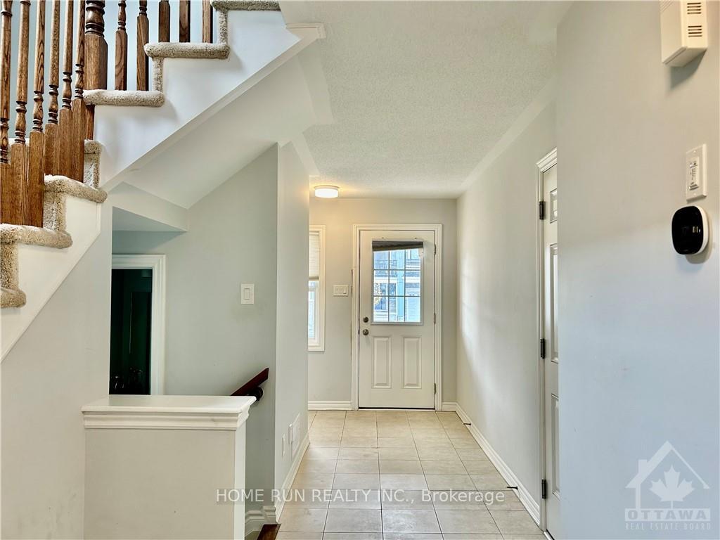 Photo 3 of 1031 Apolune Street, Ottawa, Barrhaven - Half Moon Bay — HOMEH