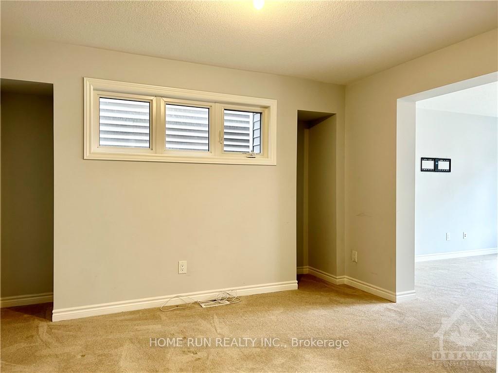 Photo 6 of 1031 Apolune Street, Ottawa, Barrhaven - Half Moon Bay — HOMEH