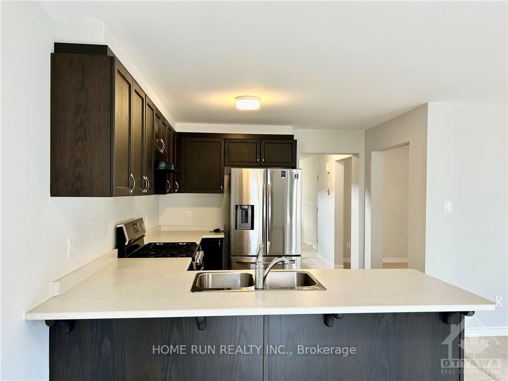 Photo 7 of 1031 Apolune Street, Ottawa, Barrhaven - Half Moon Bay — HOMEH