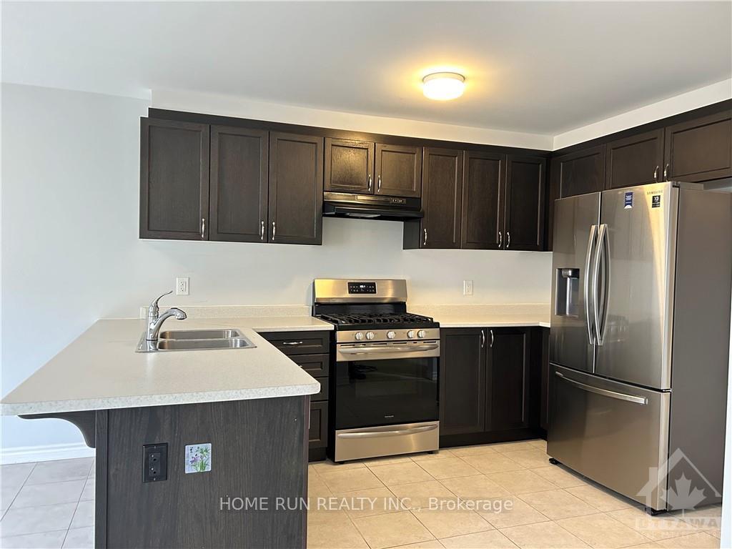 Photo 8 of 1031 Apolune Street, Ottawa, Barrhaven - Half Moon Bay — HOMEH
